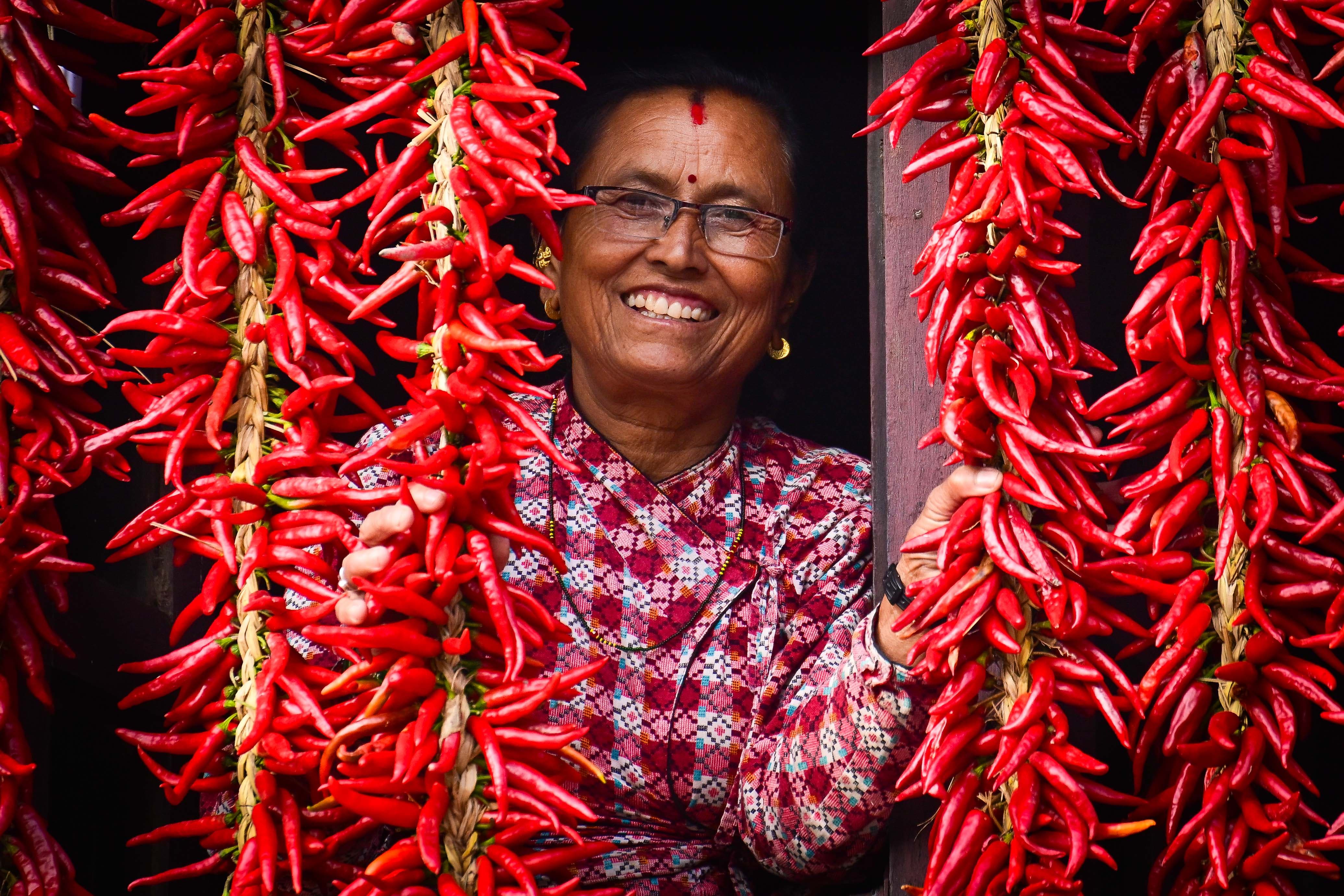 रातो खुर्सानीले सजिएको खोकना (तस्वीरहरू)