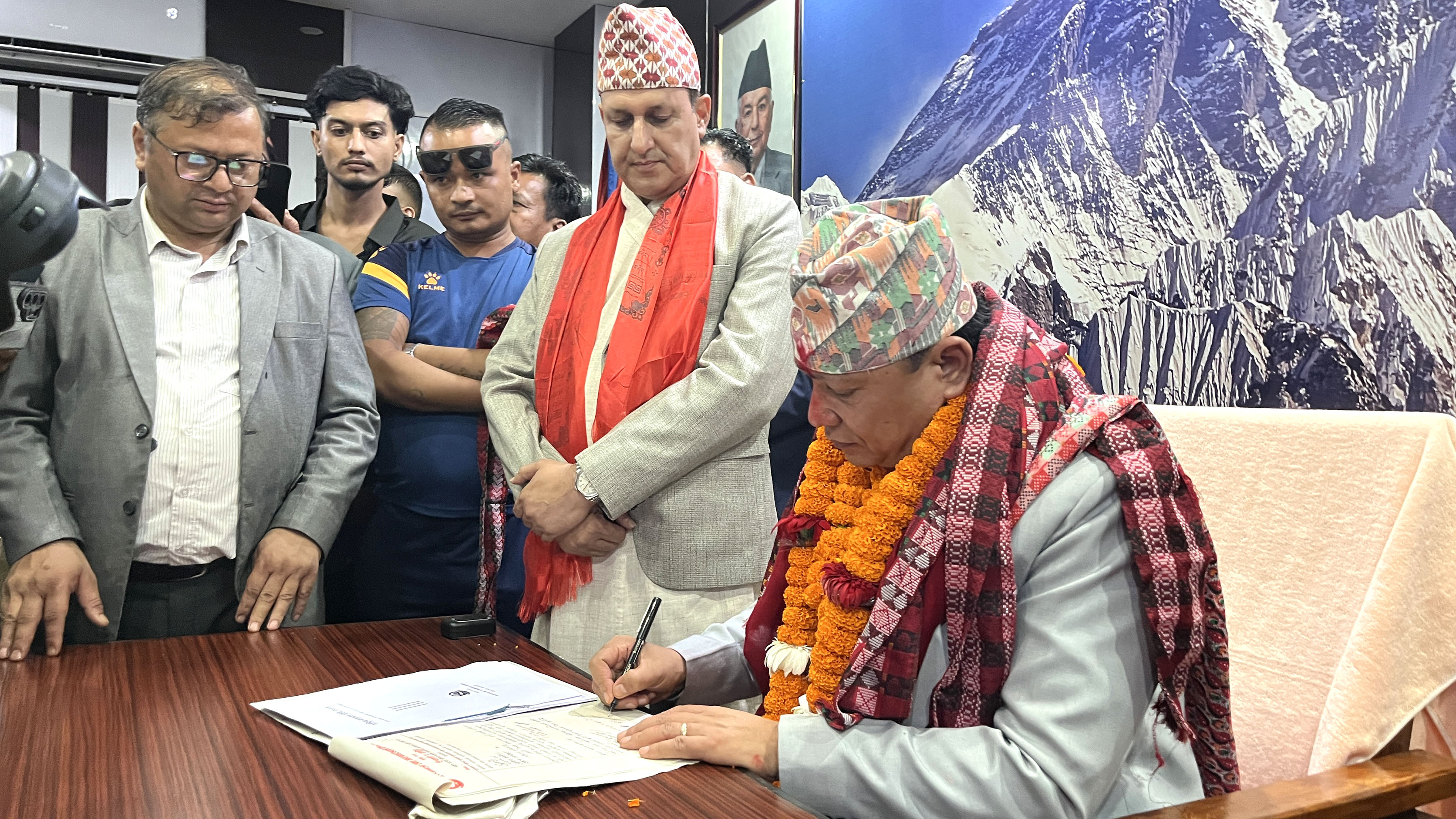 बागमतीका मुख्यमन्त्री थापामगरले आइतबार विश्वासको मत लिने