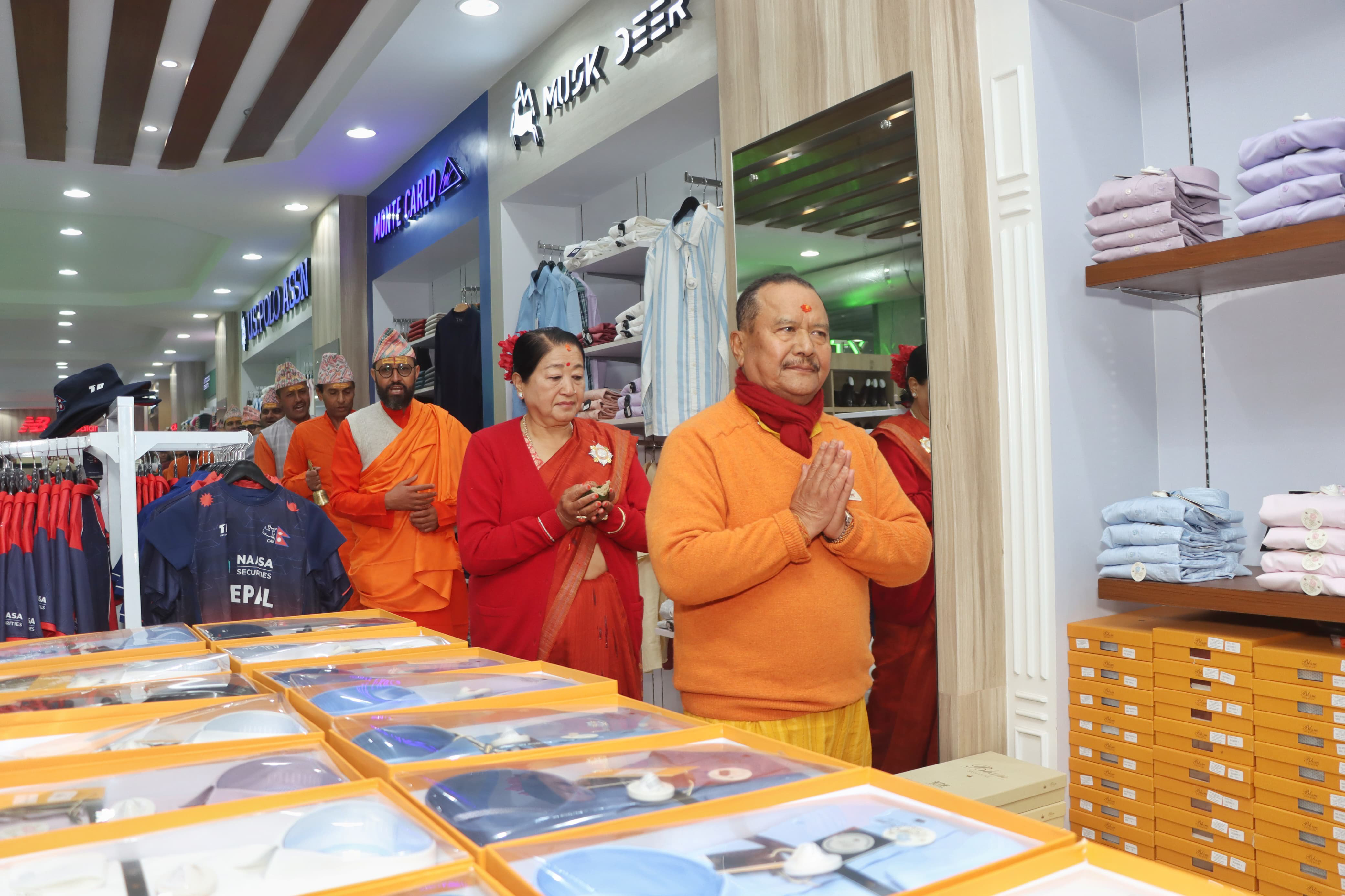 जेन–जी आन्दोलनकारीले ध्वस्त बनाएको ​​​​​कोटेश्वरस्थित भाटभटेनी आजदेखि पुन: सञ्चालनमा (तस्वीरहरू)