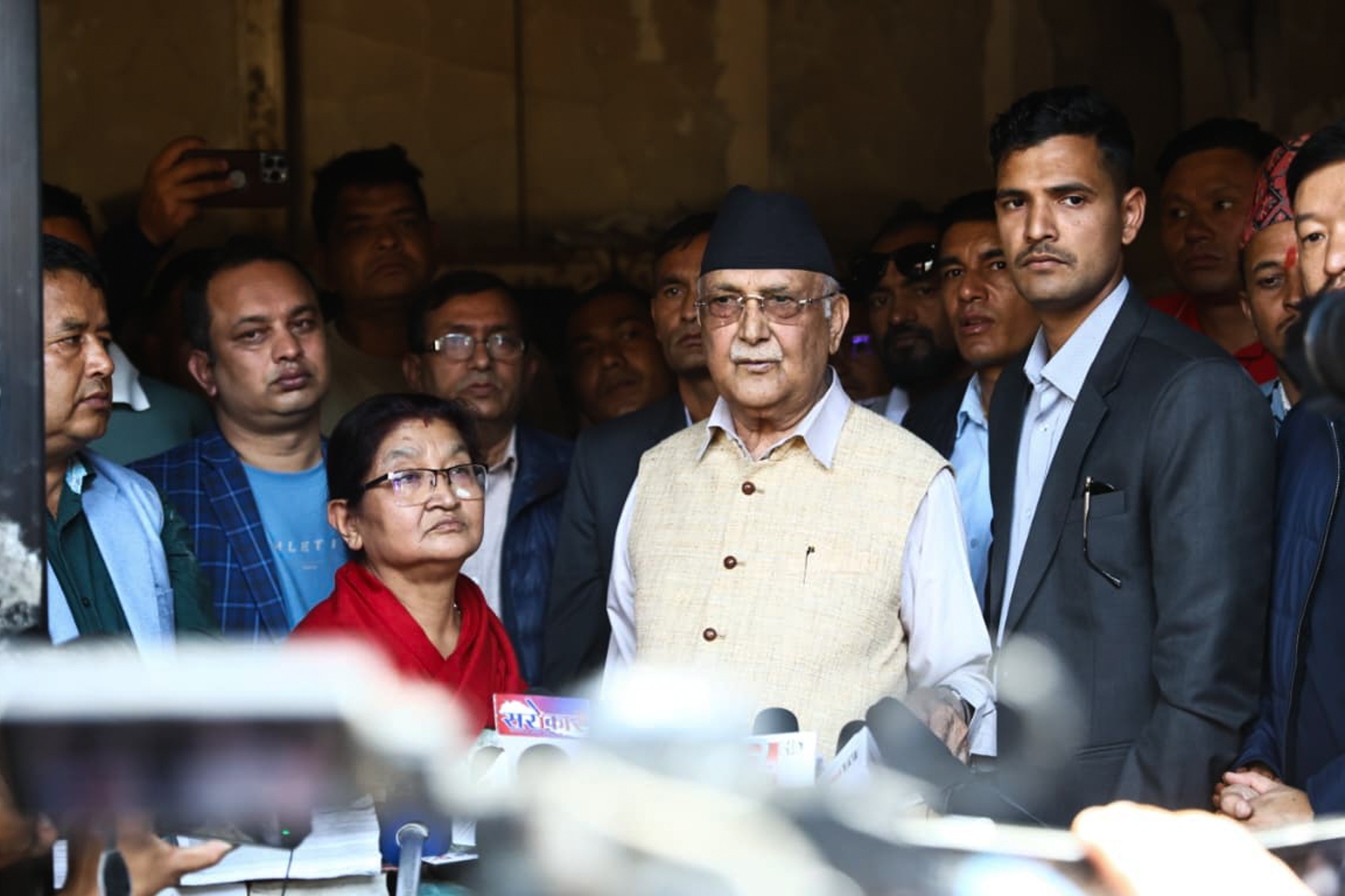 बालकोटस्थित जलेको निवास अवलोकन गर्दै ओलीले भने– श्रीमतीले ३३ वर्ष मिहिनेत गरेर बनाएकी थिइन्
