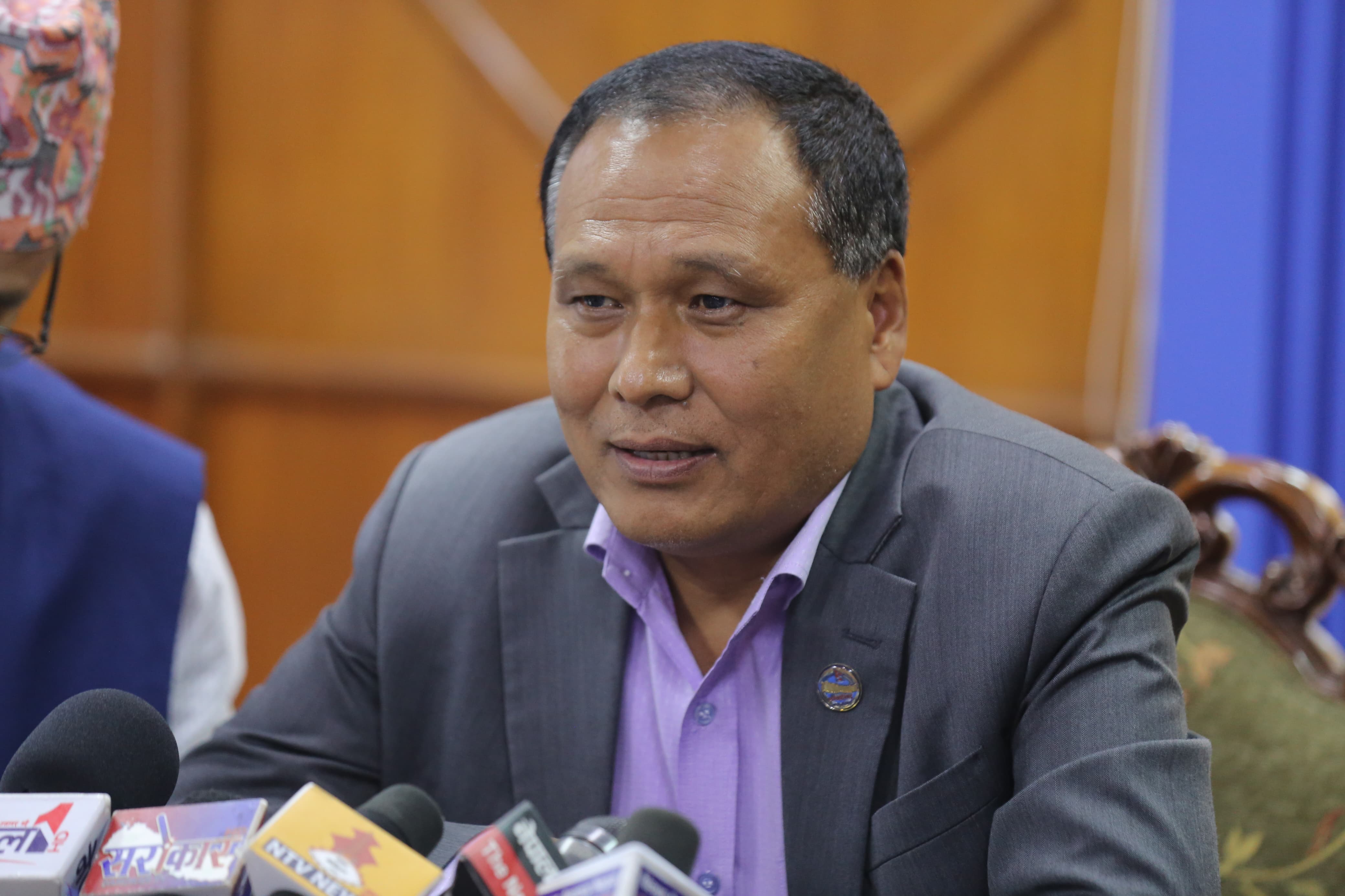 मन्त्री घिसिङद्वारा बागमती ‘कोरिडोर’ क्षेत्रको ढल व्यवस्थापन र सडक स्तरोन्नतिबारे निरीक्षण