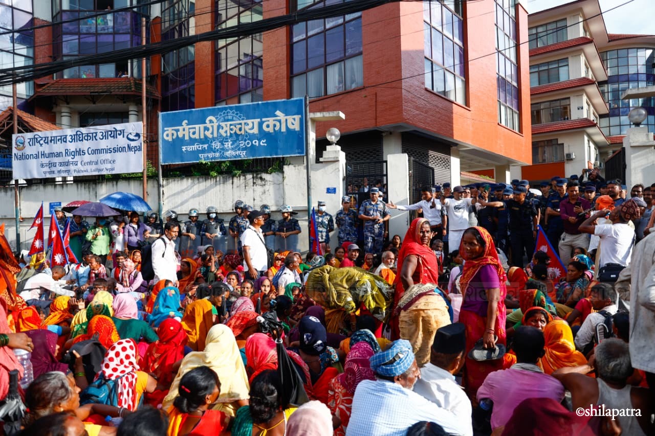 धर्नामा रहेका पीडितको सुरक्षाको व्यवस्था गर्न सरकारलाई मानवअधिकार आयोगको निर्देशन