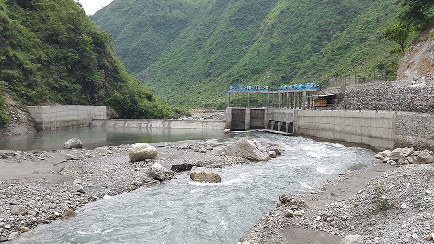 एक सातापछि बत्ती बाल्ने तयारीमा रहेको हाइड्रो बाढीले बगायो, ६० जना सम्पर्कविहीन