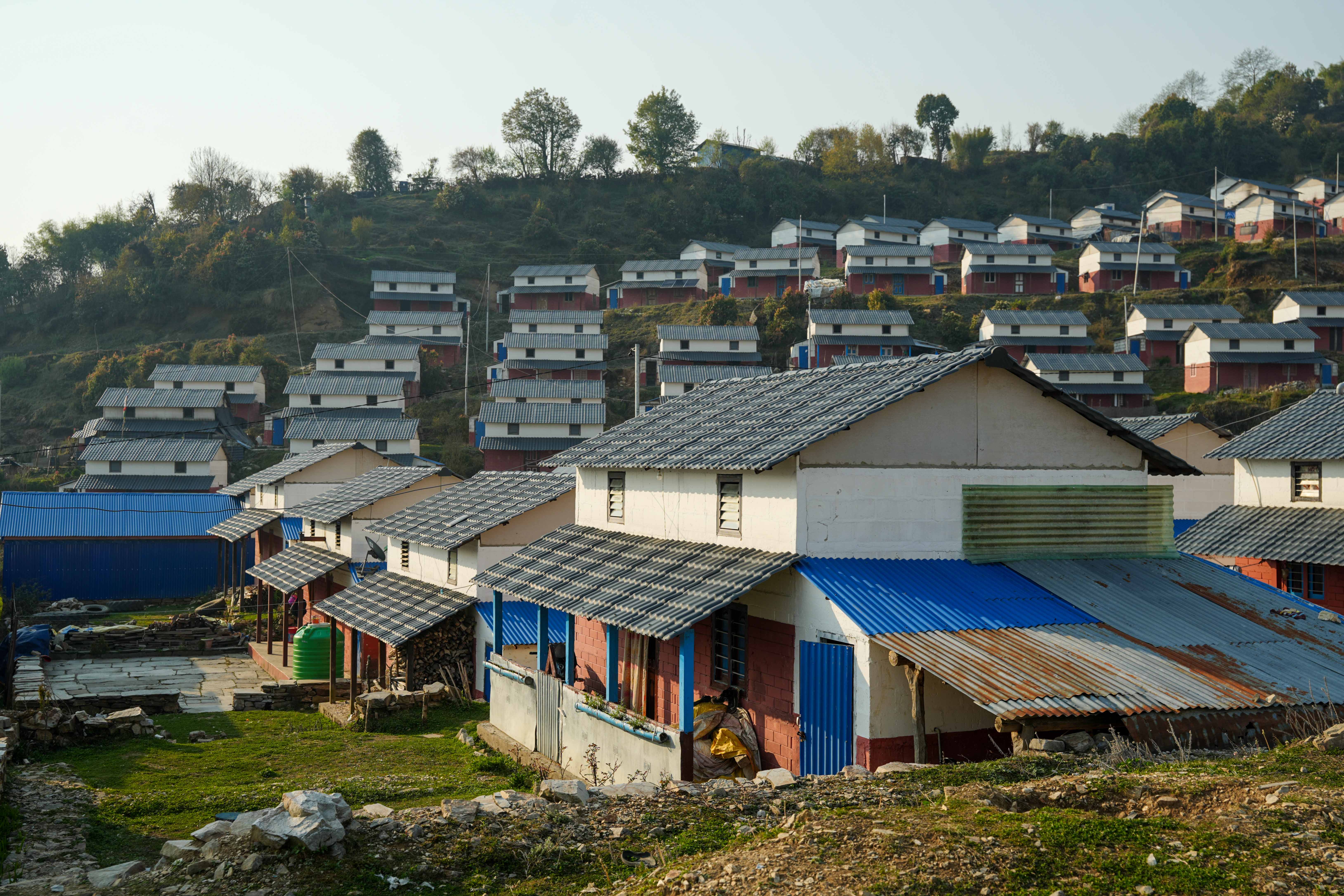 पर्यटकको आकर्षणमा लाप्राकको नमुना बस्ती, तर पीडामा छन् स्थानीय (तस्वीरहरू)