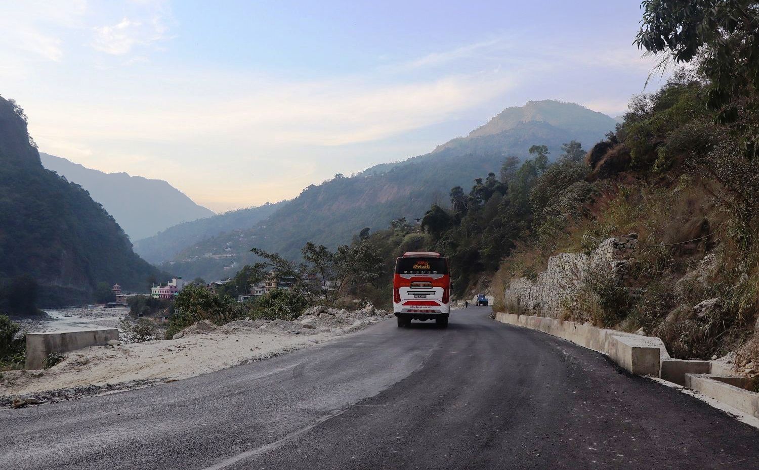 म्याग्दी र मुस्ताङलाई राष्ट्रिय राजमार्गसँग जोड्‌ने मालढुंगा–बेनी सडक स्तरोन्नतिपछि यात्रा अवधि छोटियो