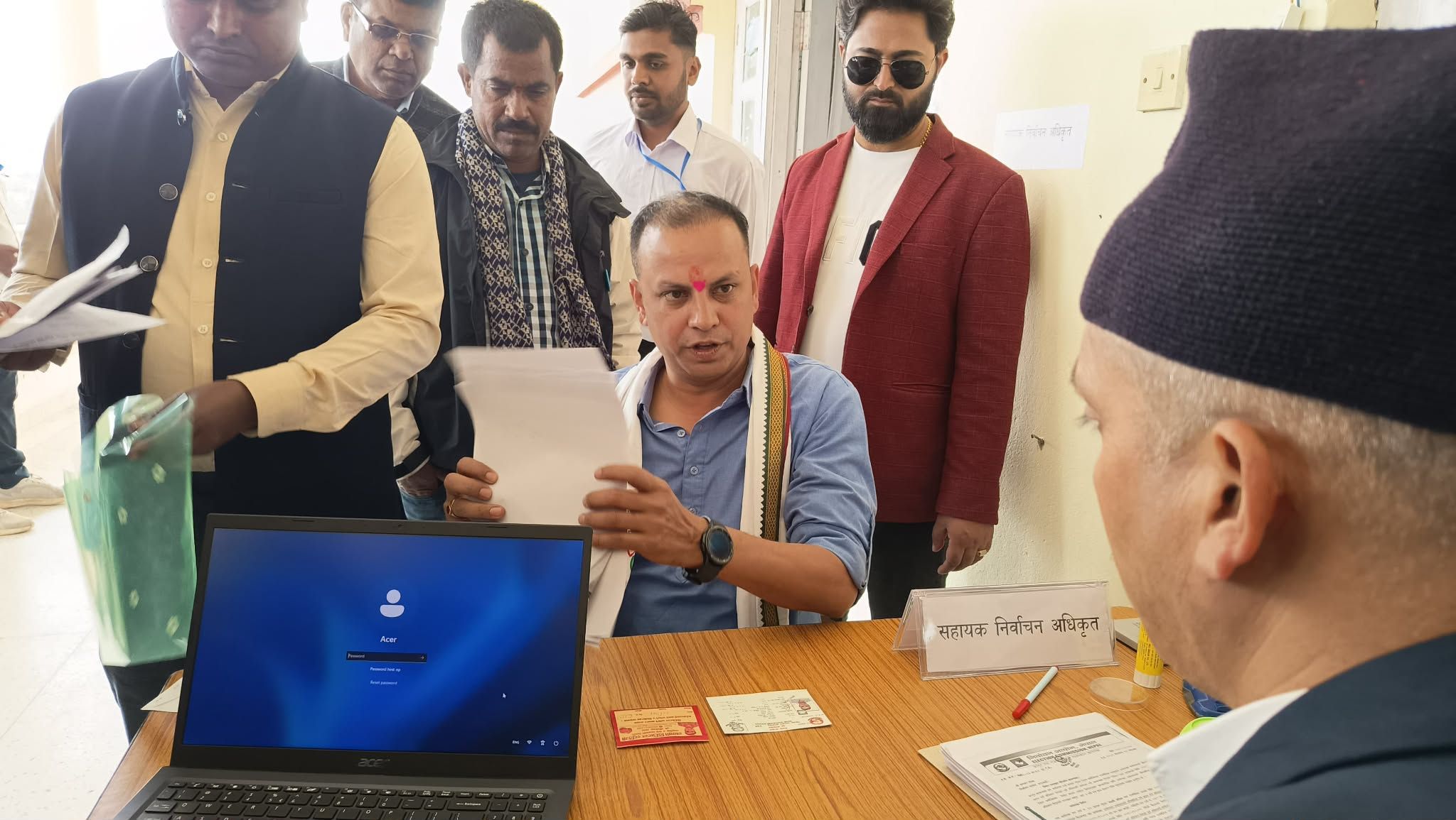 धनुषा ३ बाट रास्वपाका प्रवक्ता मनिष झाले गराए उम्मेदवारी दर्ता