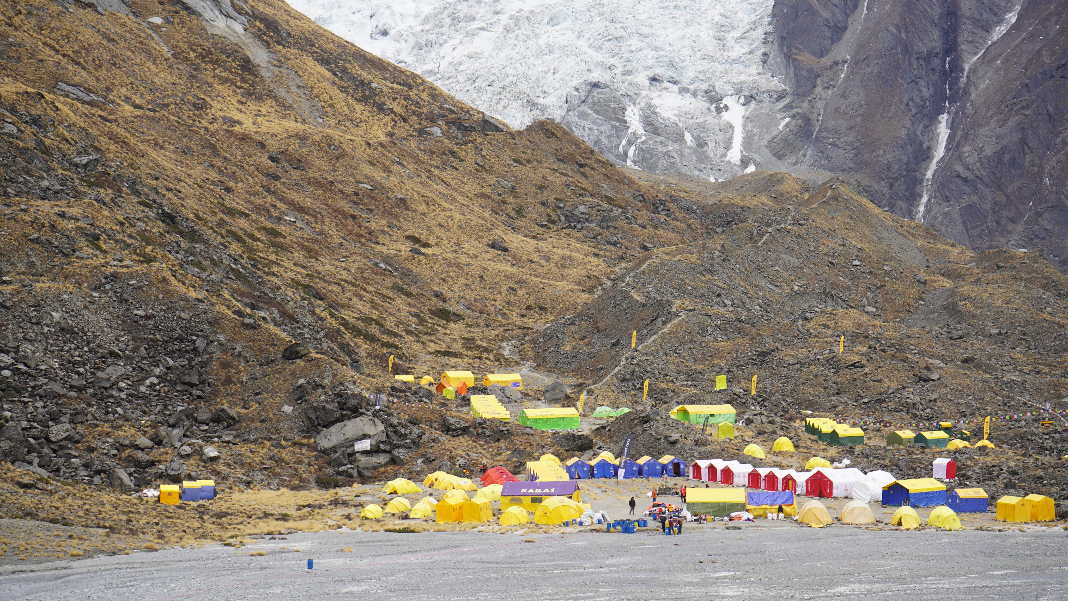 पदमार्गका लागि अन्नपूर्ण आधार शिविरमा पर्यटकको चहलपहल, दसैँ–तिहार बिदामा अझै बढ्ने अपेक्षा
