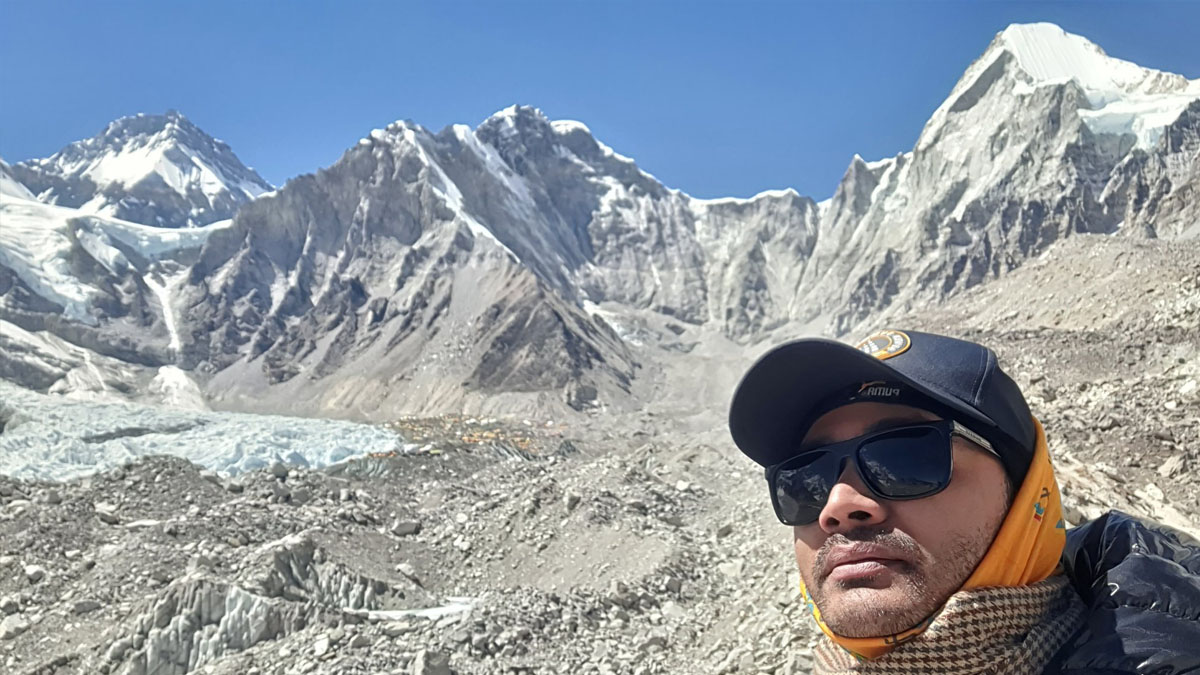 आधार शिविरको टेन्टबाट मध्यरातमा जे देखियो...