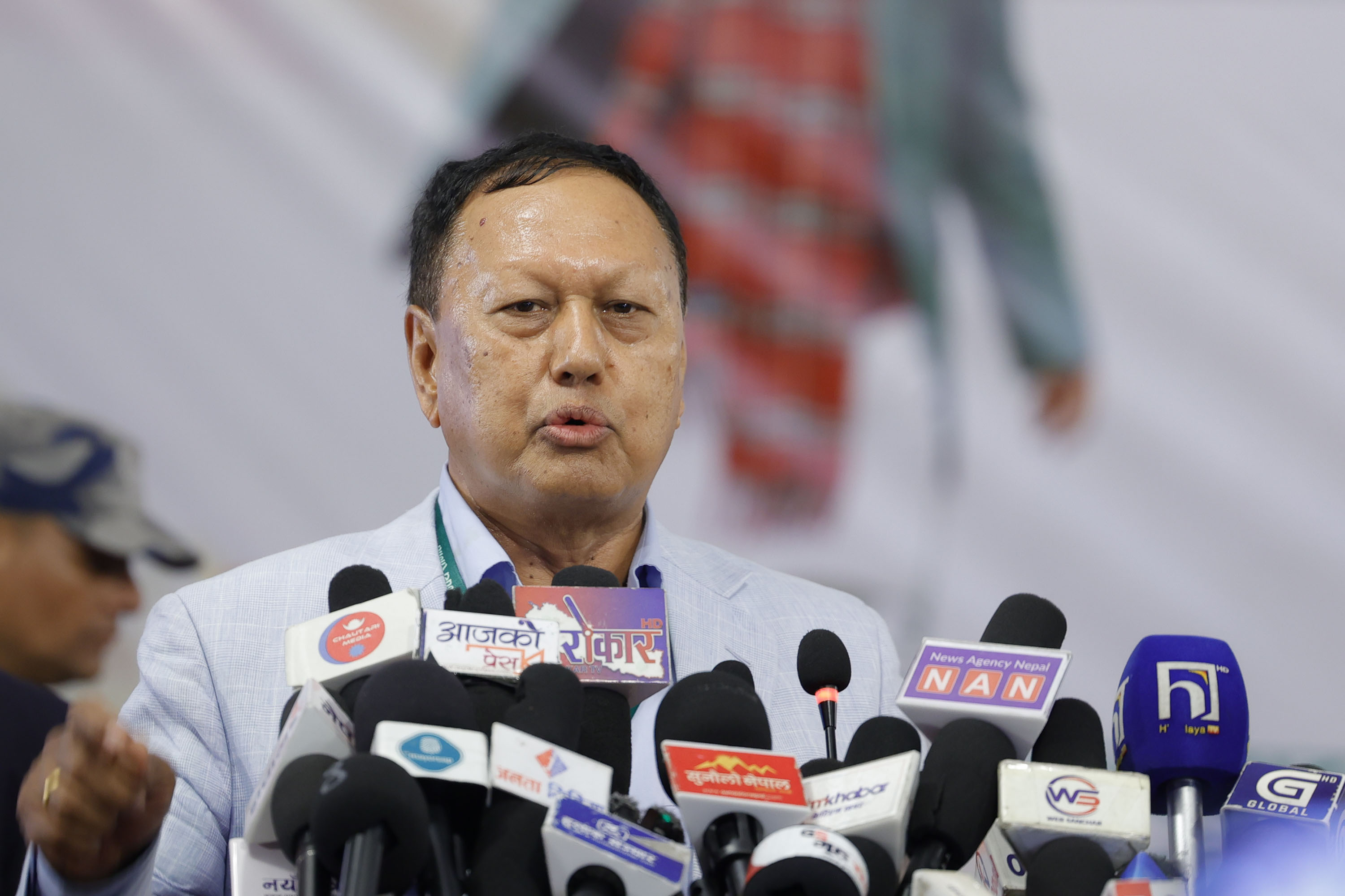 हामीलाई खराने ग्याङ भन्ने विशेष महाविधेशनवालाहरूलाई हिजोको भिडले खरानी बनाइसक्यो : मोहन बस्नेत