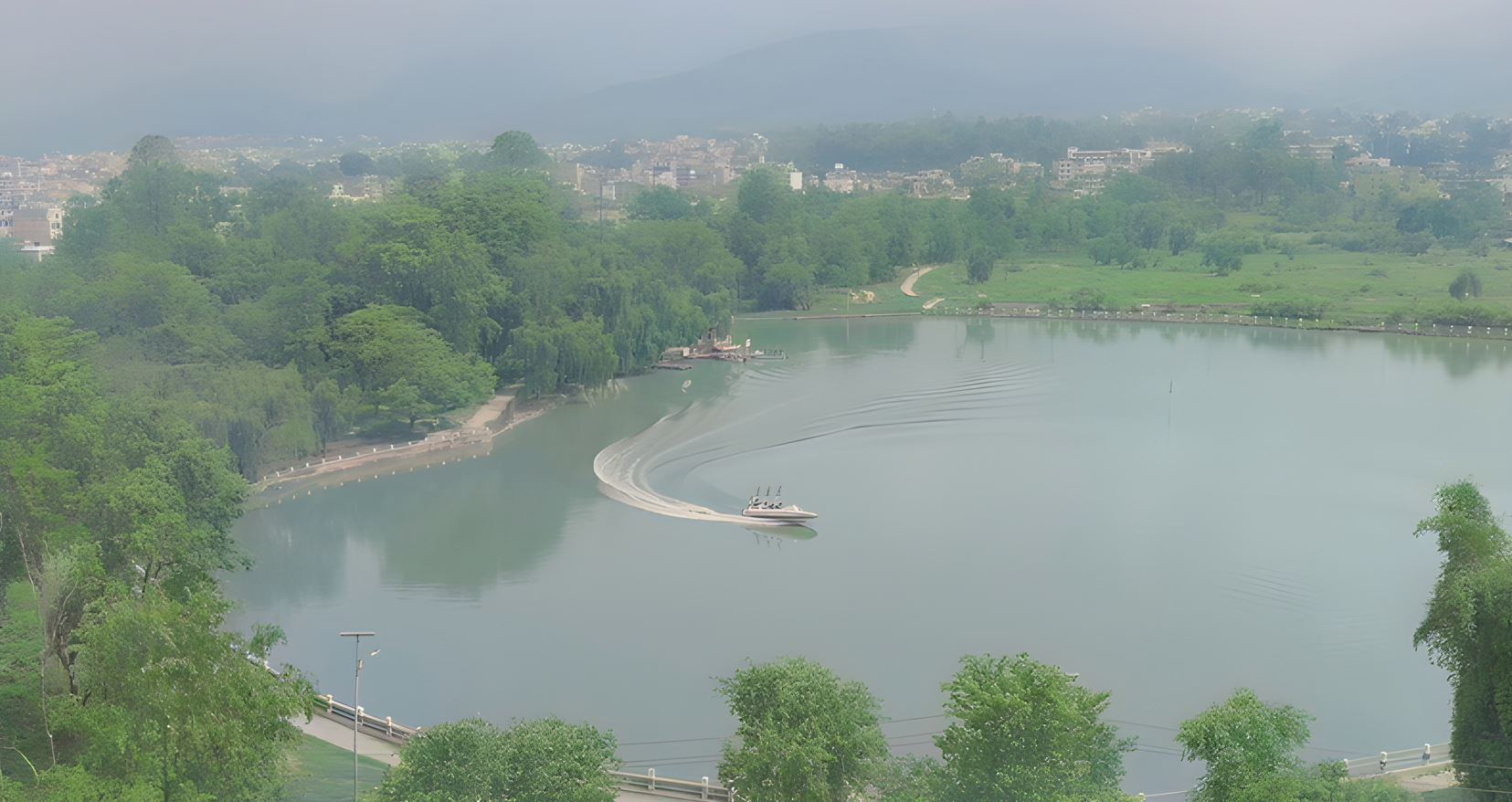 बुलबुले तालमा मोटरबोट सञ्चालन भएपछि...
