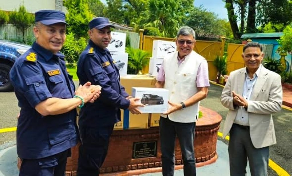 नेपाल चेम्बरद्वारा प्रहरी प्रधान कार्यालयलाई १७ वटा सर्भिलेन्स ड्रोन हस्तान्तरण