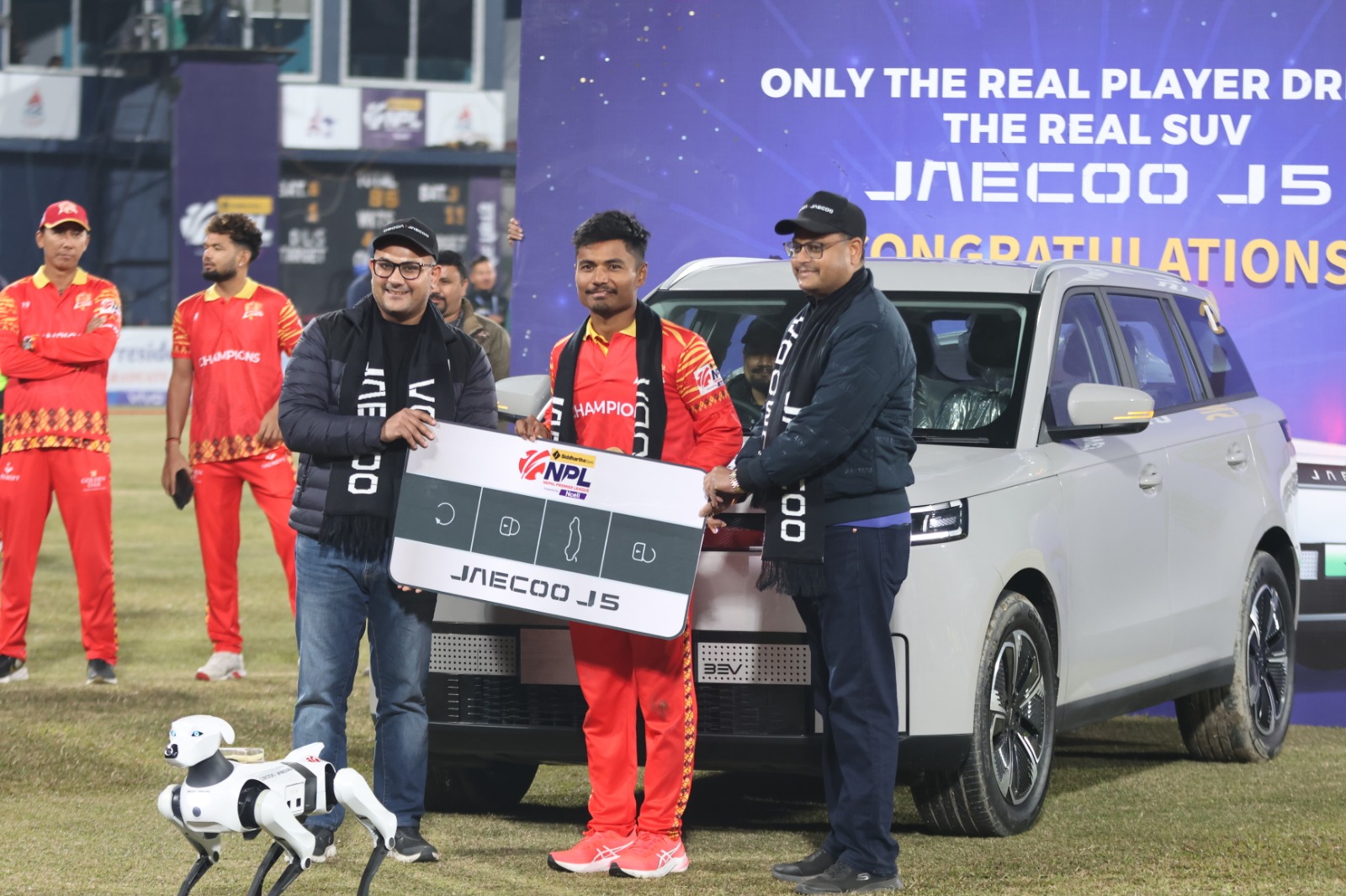 सर्वोत्कृष्ट खेलाडी बनेका रोहित पौडेलले पाए कार पुरस्कार, रुवेनले पाए ५ लाख