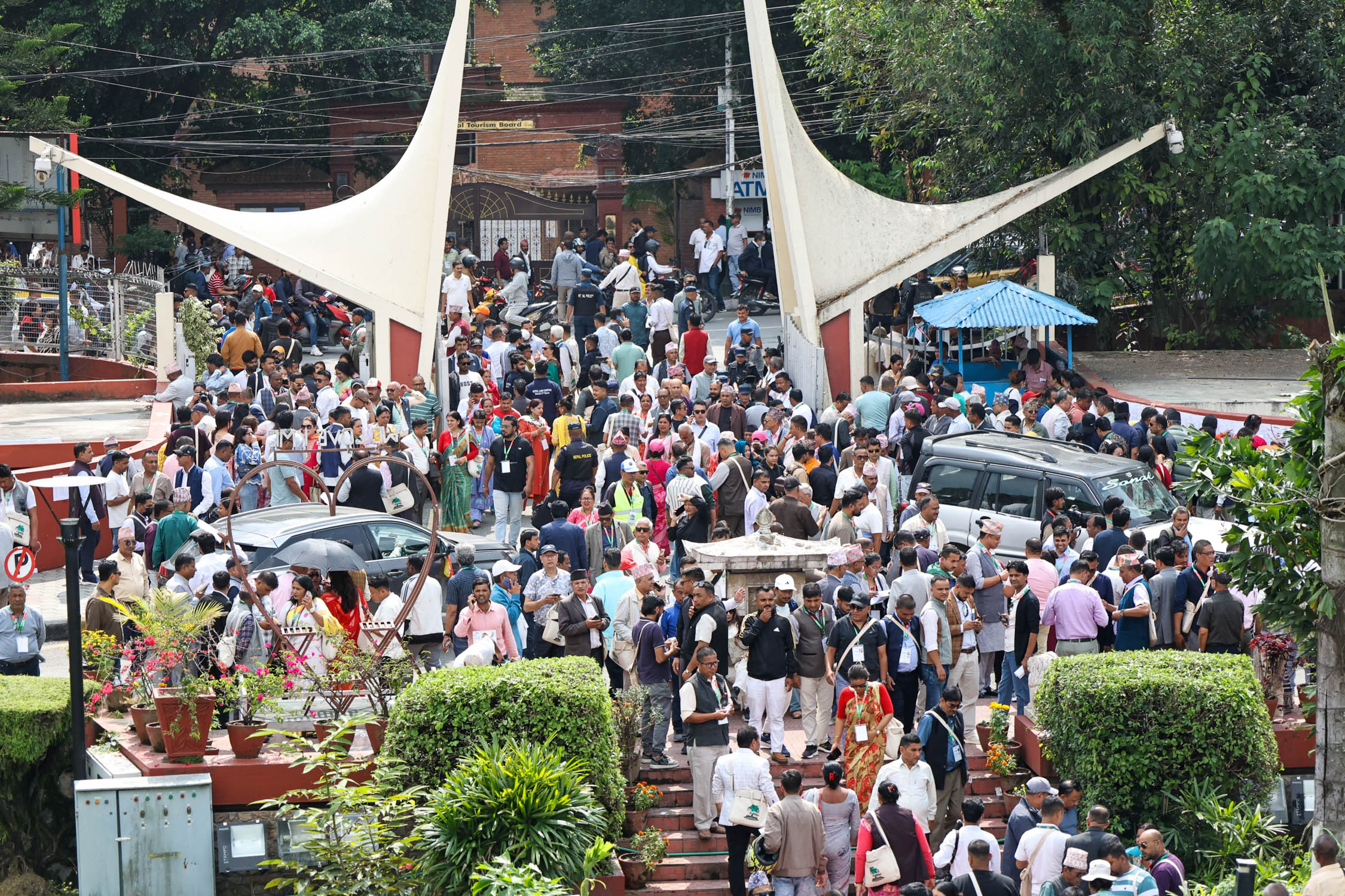 कांग्रेस पदाधिकारीमा उम्मेदवारी दर्ता हुँदै, कुन पदमा क–कसको पर्‍यो मनोनयन ?