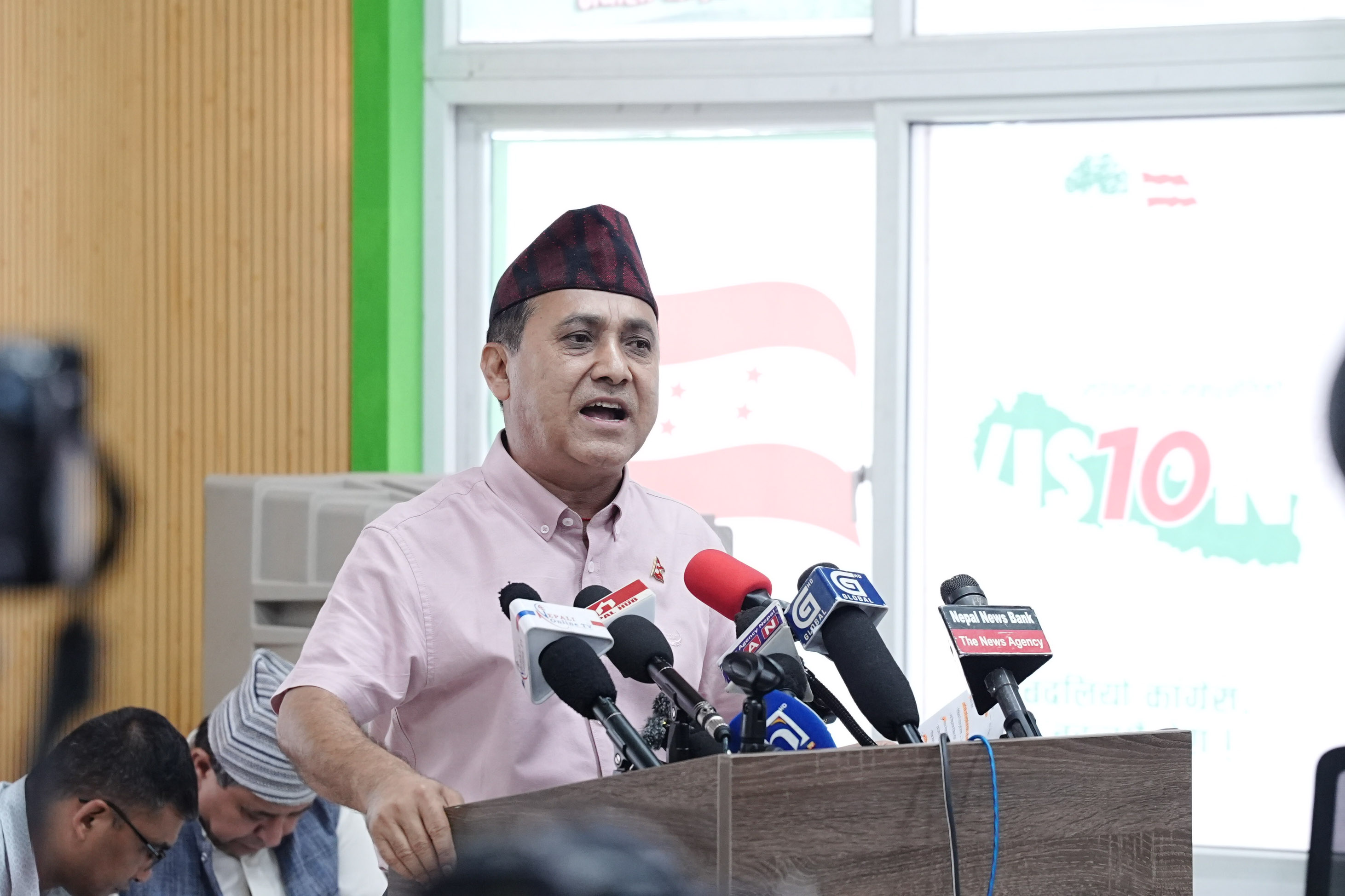 देउवालाई विश्वप्रकाशको सुझाव– लिखित वक्तव्यमा व्यक्त धारणा आजको भेलाबाट पनि दिनुहोस्