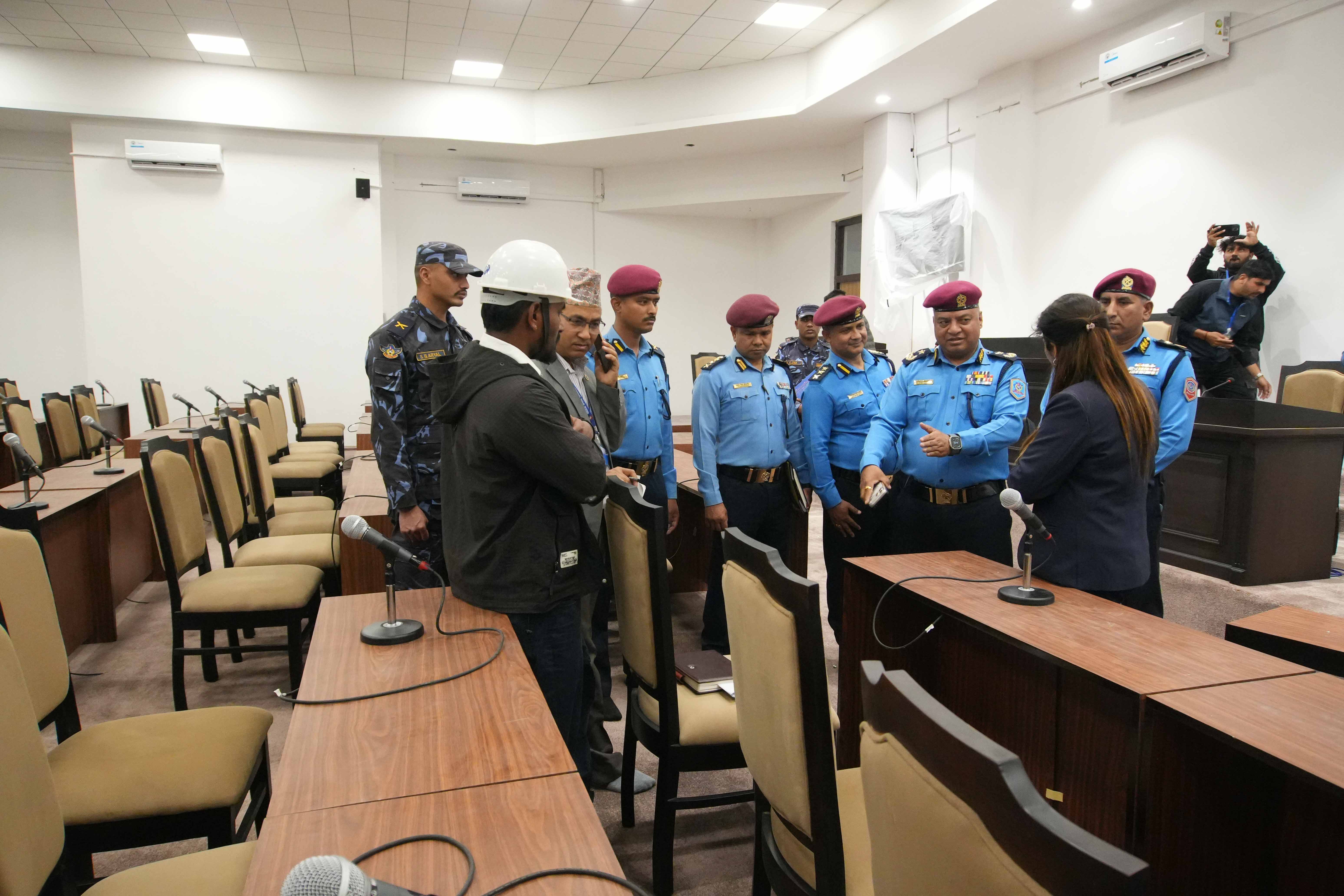 एआईजीद्वय कार्की र चतुर्वेदीले गरे संसद भवनको निरीक्षण  [तस्वीरहरू]