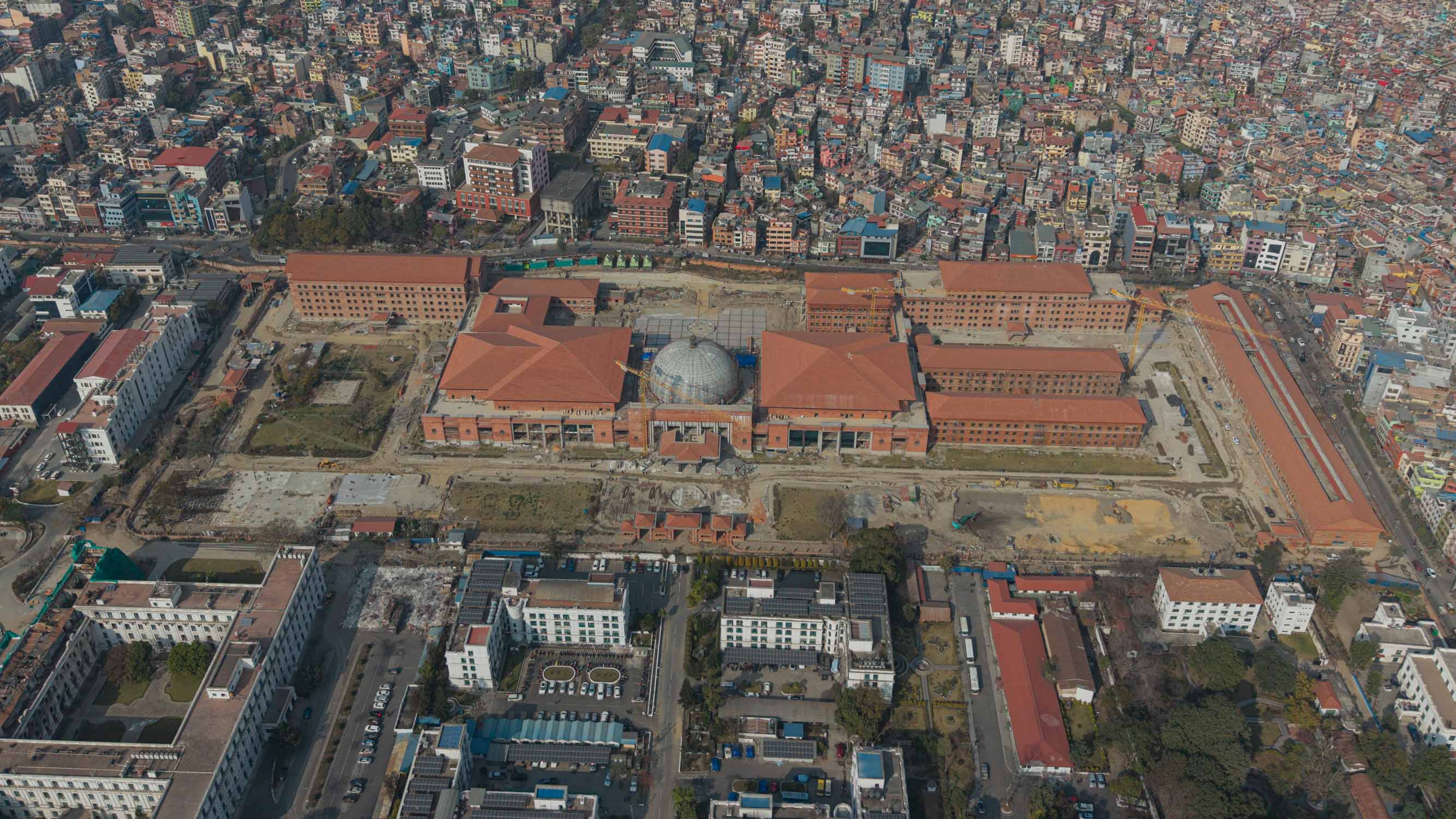 ८८ प्रतिशत काम सकिँदा यस्तो देखिए सिंहदरबारस्थित नयाँ संसद भवन (तस्वीरहरू)