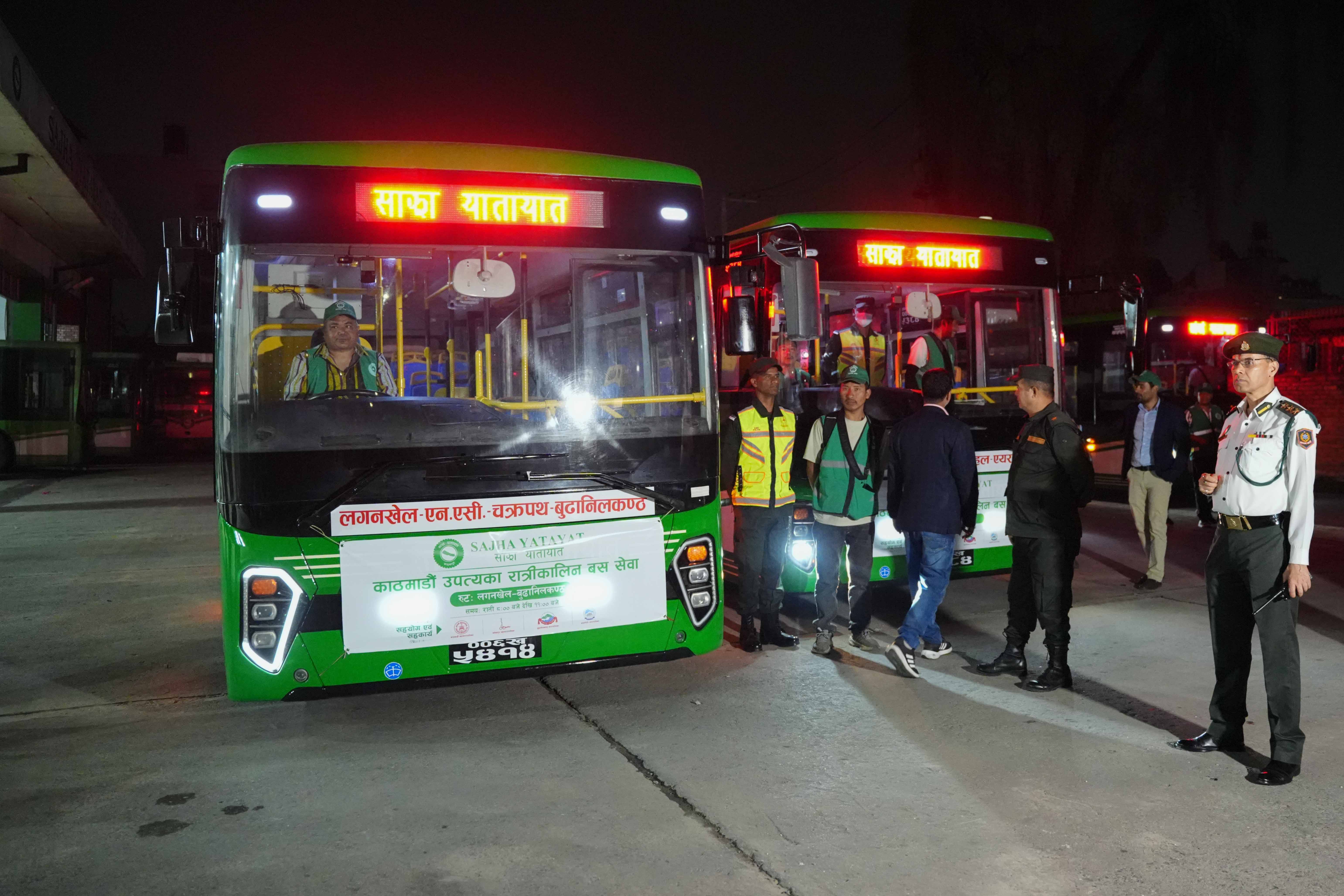 काठमाडौंमा आजदेखि रात्रिकालीन बससेवा सुरु (तस्वीरहरू)