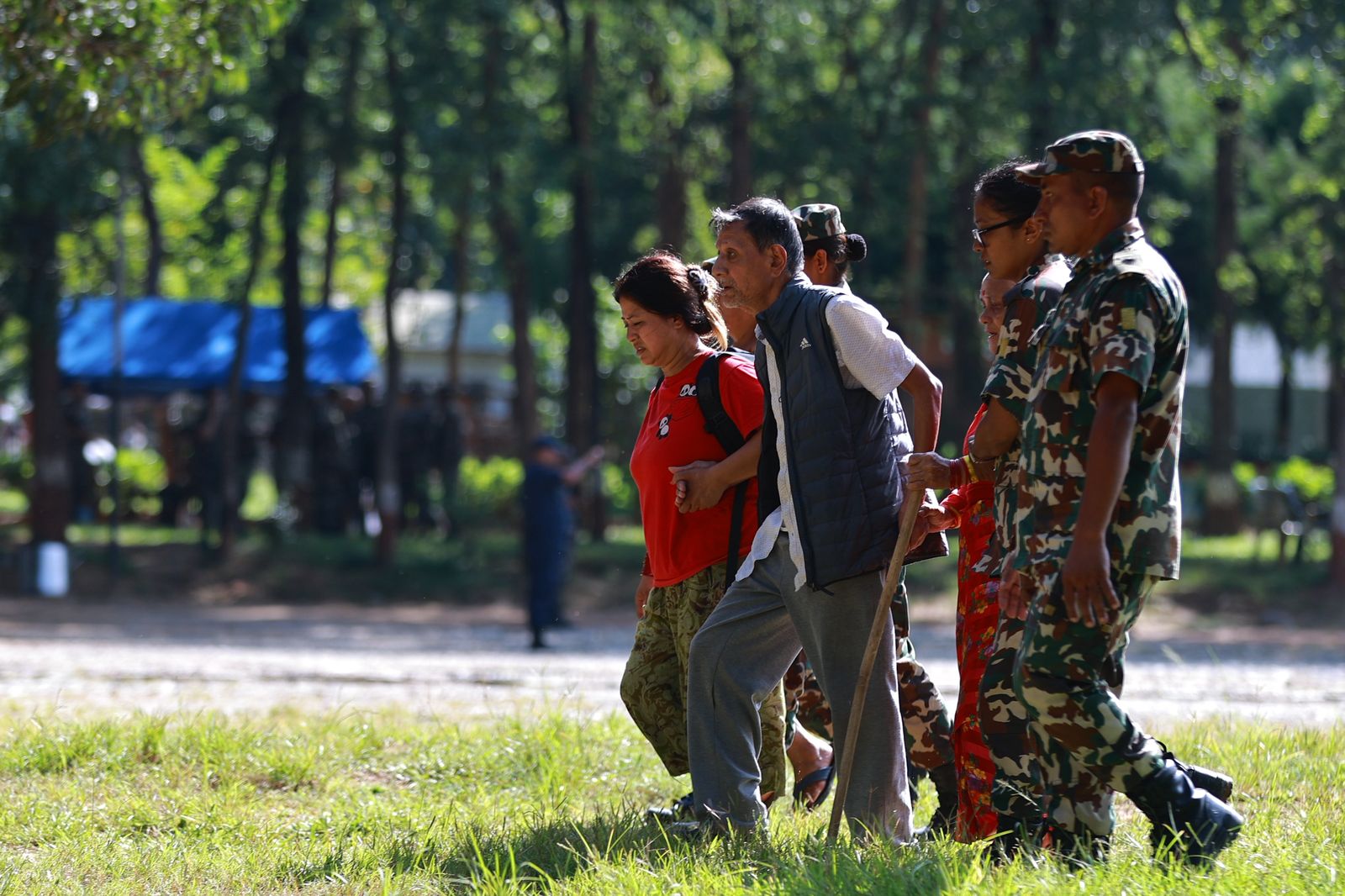 धुन्चेमा अलपत्र यात्रुलाई स्थलमार्गबाट उद्धार गर्न सुरु