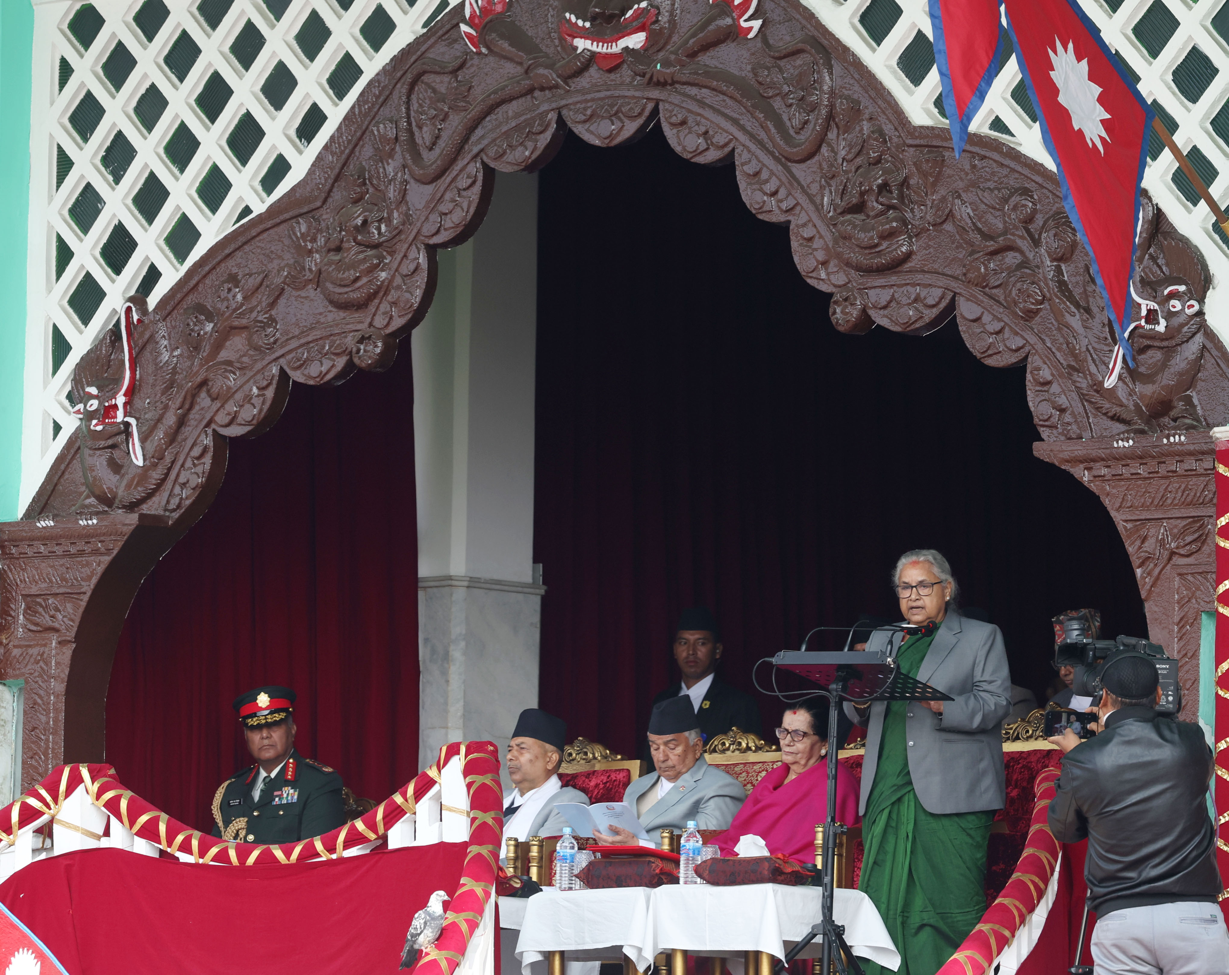 सन्तानको लाडप्यार मारेर खाडीमा वर्षौं बिताउने बाबुआमालाई प्रजातन्त्रको आदर्श कुराले छुन सक्दैन : प्रधानमन्त्री