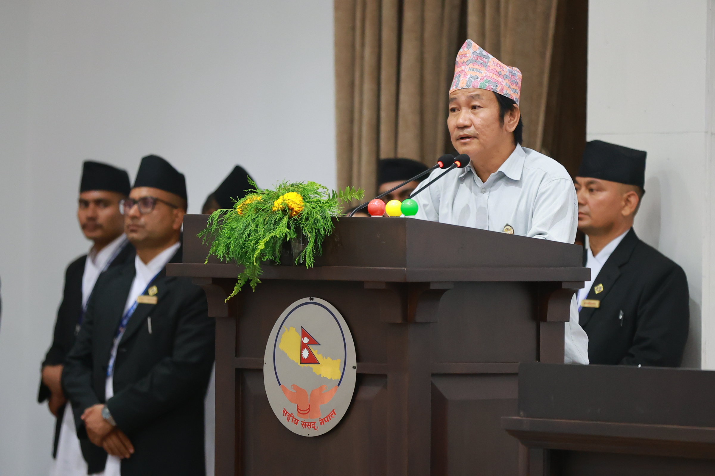 प्रधानमन्त्रीलाई रुलिङ गरेर प्रतिनिधिसभामा ल्याउन हर्क साम्पाङको माग