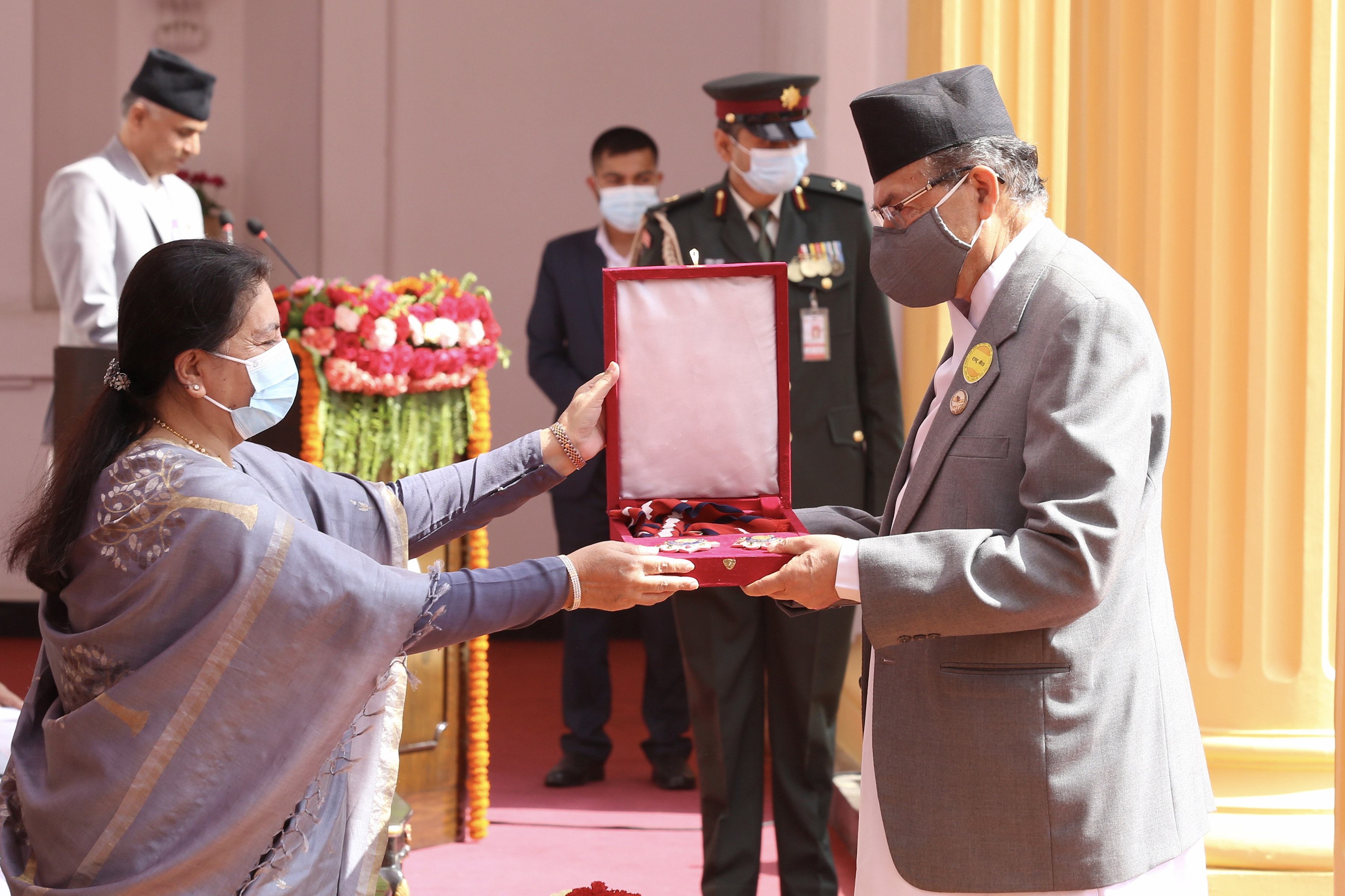 नेपाल रत्नबाट कृष्णप्रसाद भट्टराई र राष्ट्र गौरवबाट सुवर्णशमशेर सम्मानित