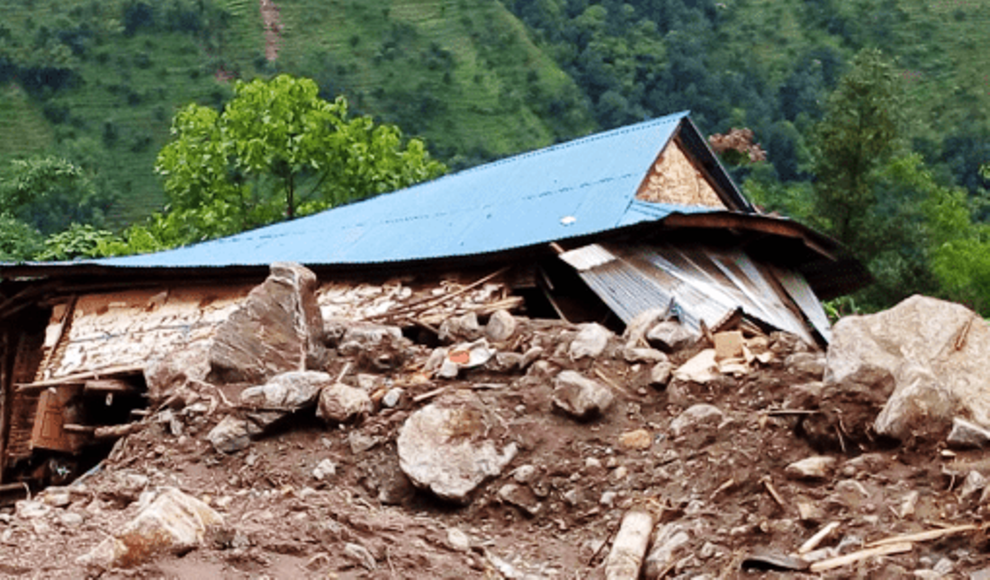 आकाश गर्जेपछि तर्सिन्छन् चुरेका पहिरोपीडित