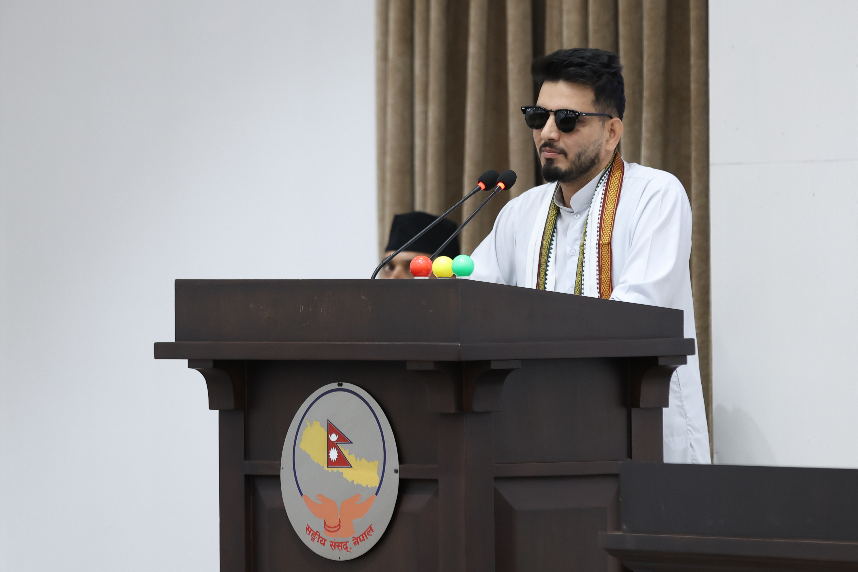 ठेकेदारको खुट्टा भाँच्न दिएको निर्देशनबारे पूर्वाधारमन्त्री सुनिल लम्सालले खोले मुख
