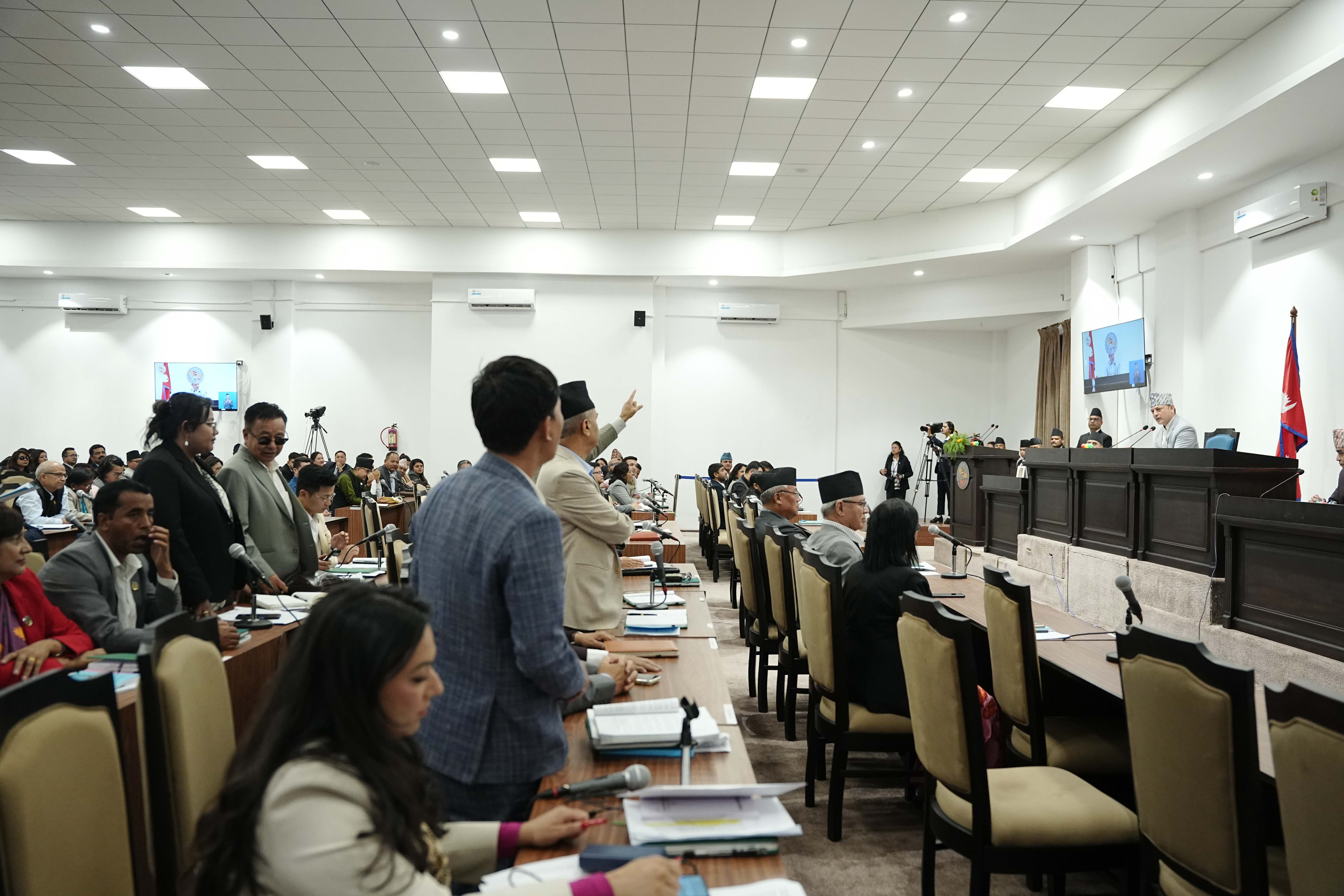 ऐन महर, आरेन र ध्रुव राईलाई अमर्यादित व्यवहार देखाएको भन्दै सभामुखले गराए सचेत
