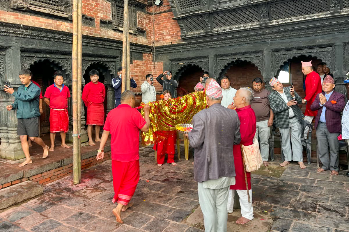 गोरखाबाट हनुमानढोकामा फूलपातीसहितको डोली पठाइयो (तस्वीरहरू)