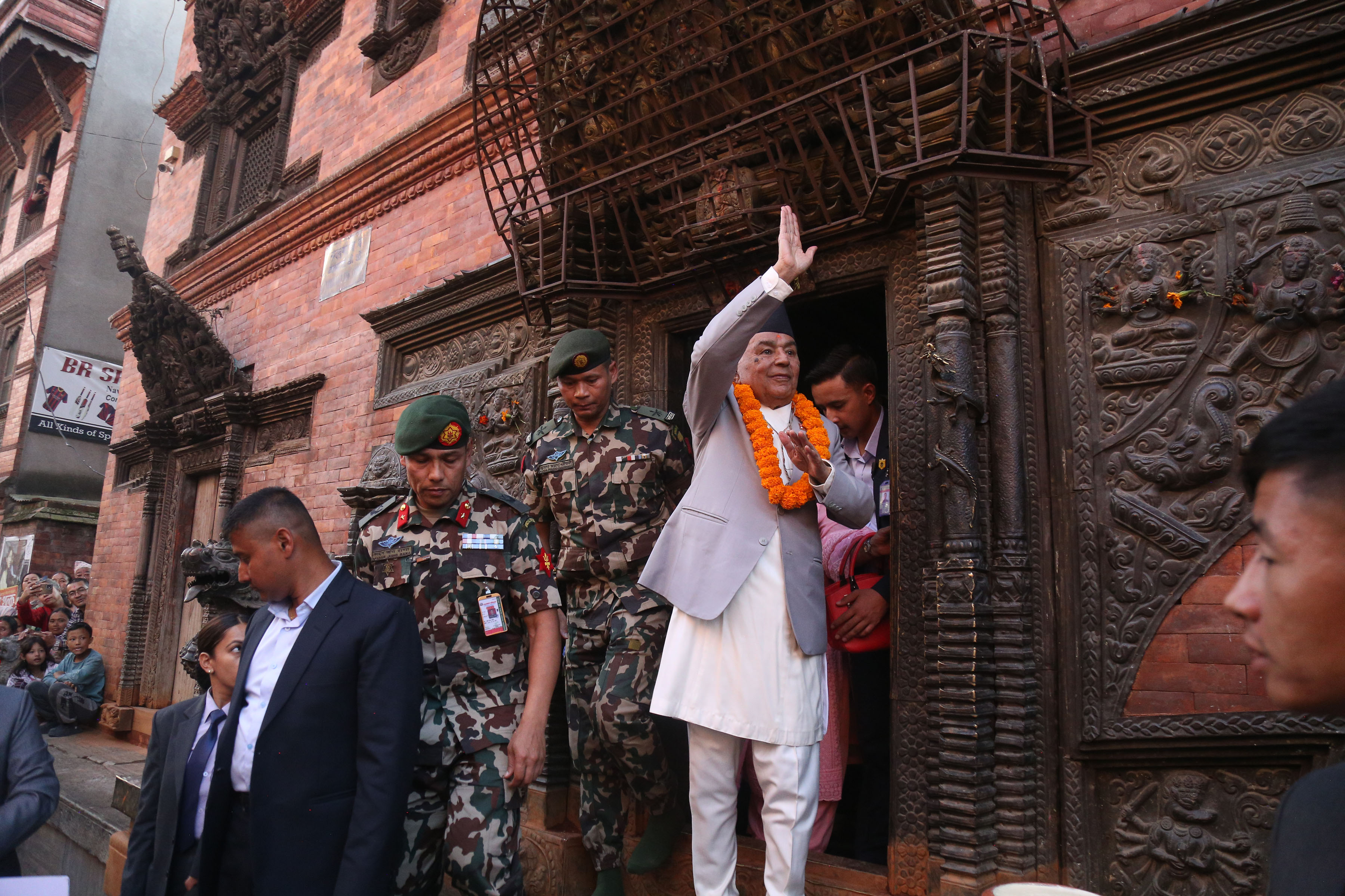 राष्ट्रपति पाैडेलले गरे नवदुर्गाको विशेष पूजा तथा प्रसाद ग्रहण