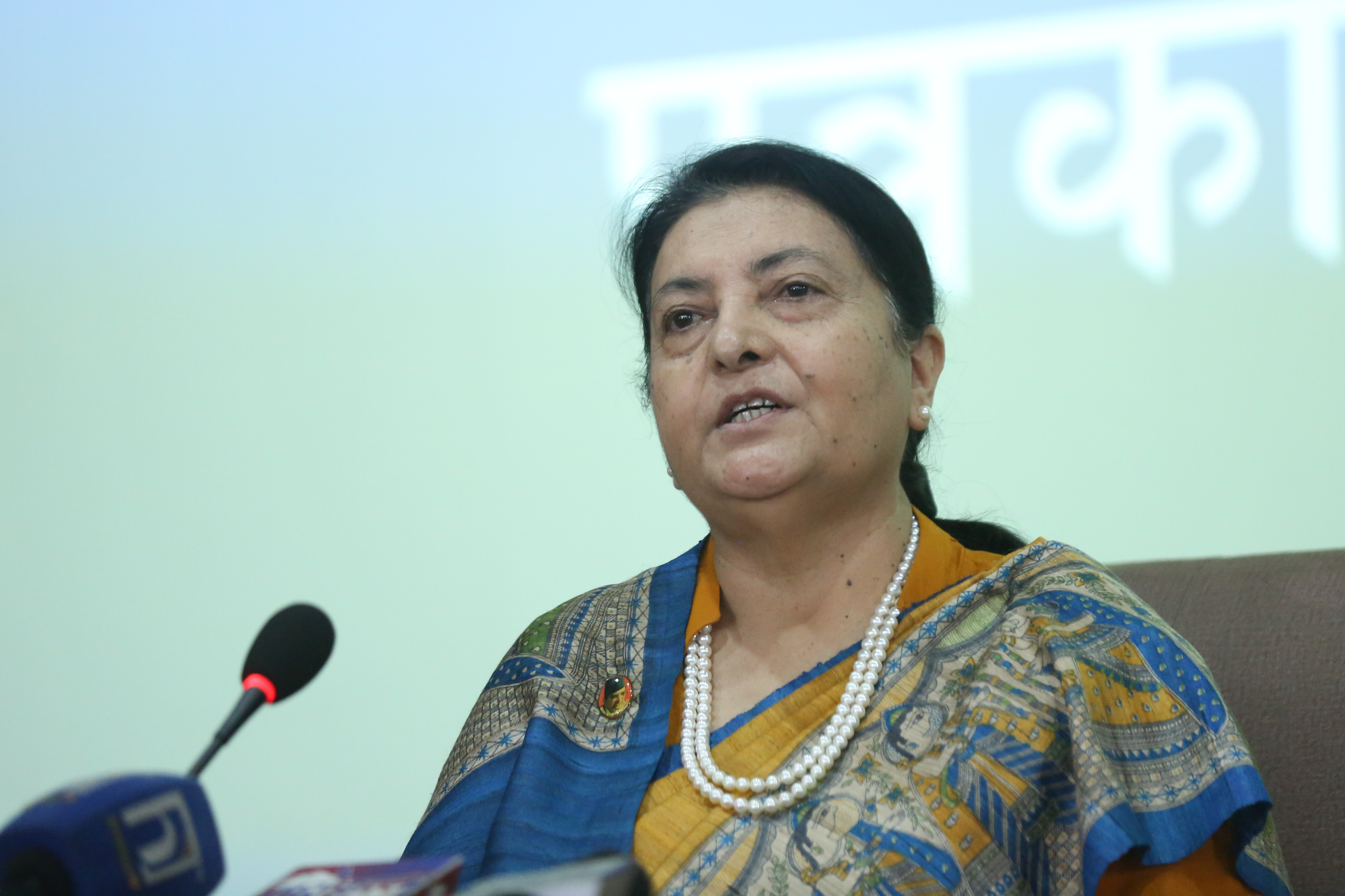 ओलीसँग मिल्ने कि भिड्ने ? विद्या समूहमै देखियो दुई धार