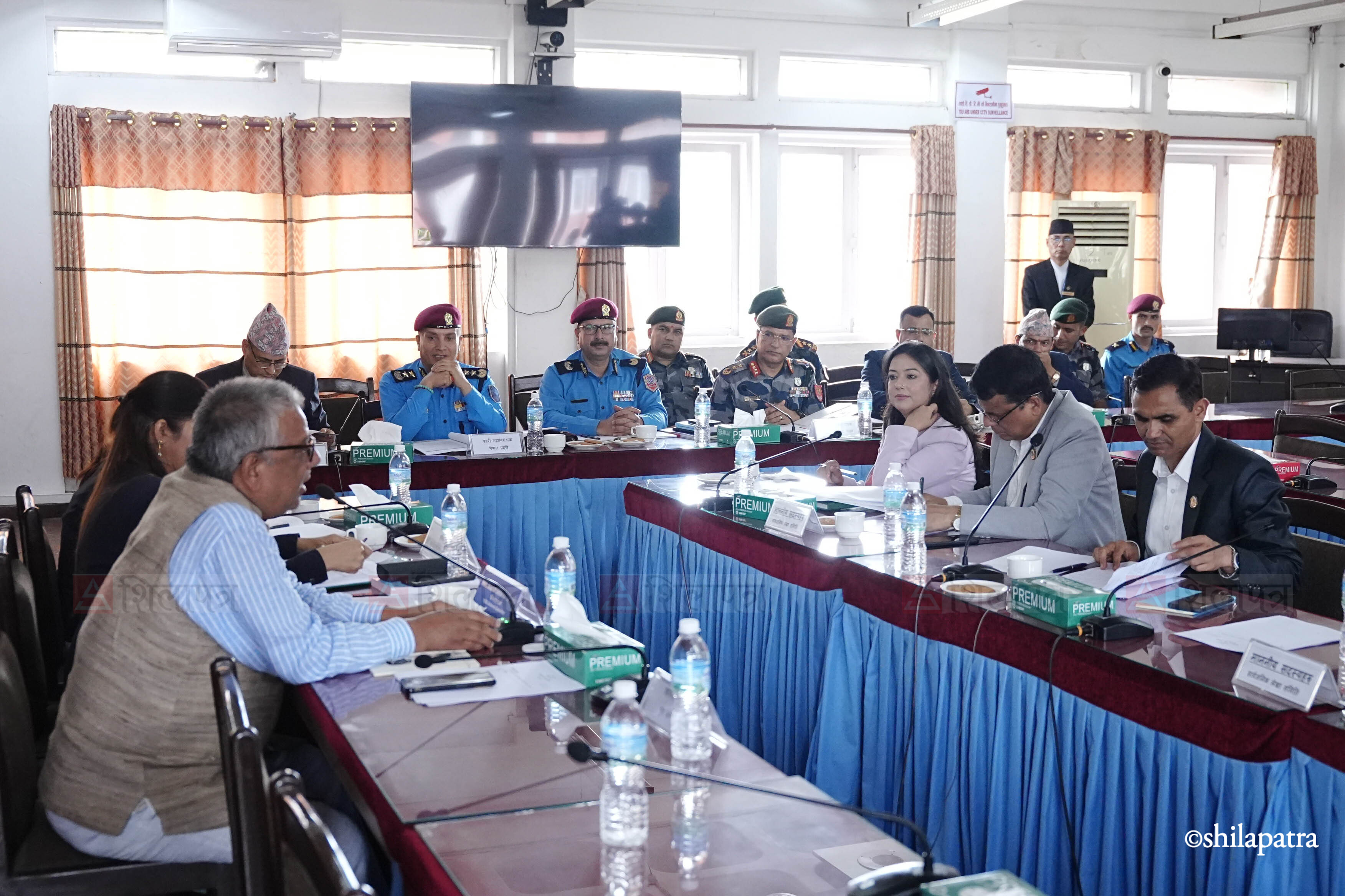 निर्वाचन प्रहरीको पोशाक खरिदमा ६० कराेड अनियमितताकाे उजुरी, लेखा समितिले सरकारसँग माग्याे जवाफ