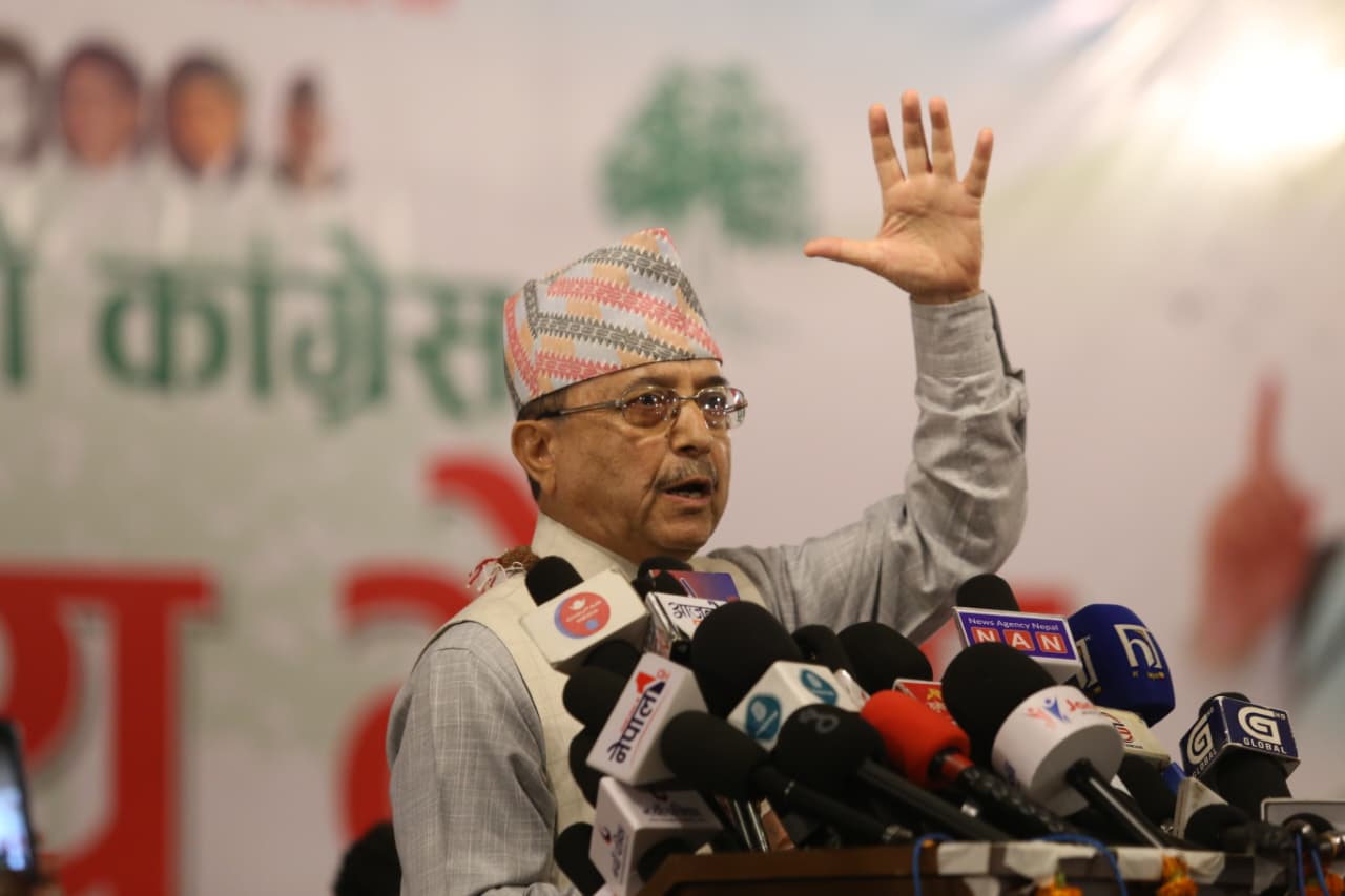 विशेष महाधिवेशनले गगनजी पनि खाल्डोमा पर्नुभयो, कांग्रेसलाई पनि खाल्डोमा पार्नुभयो