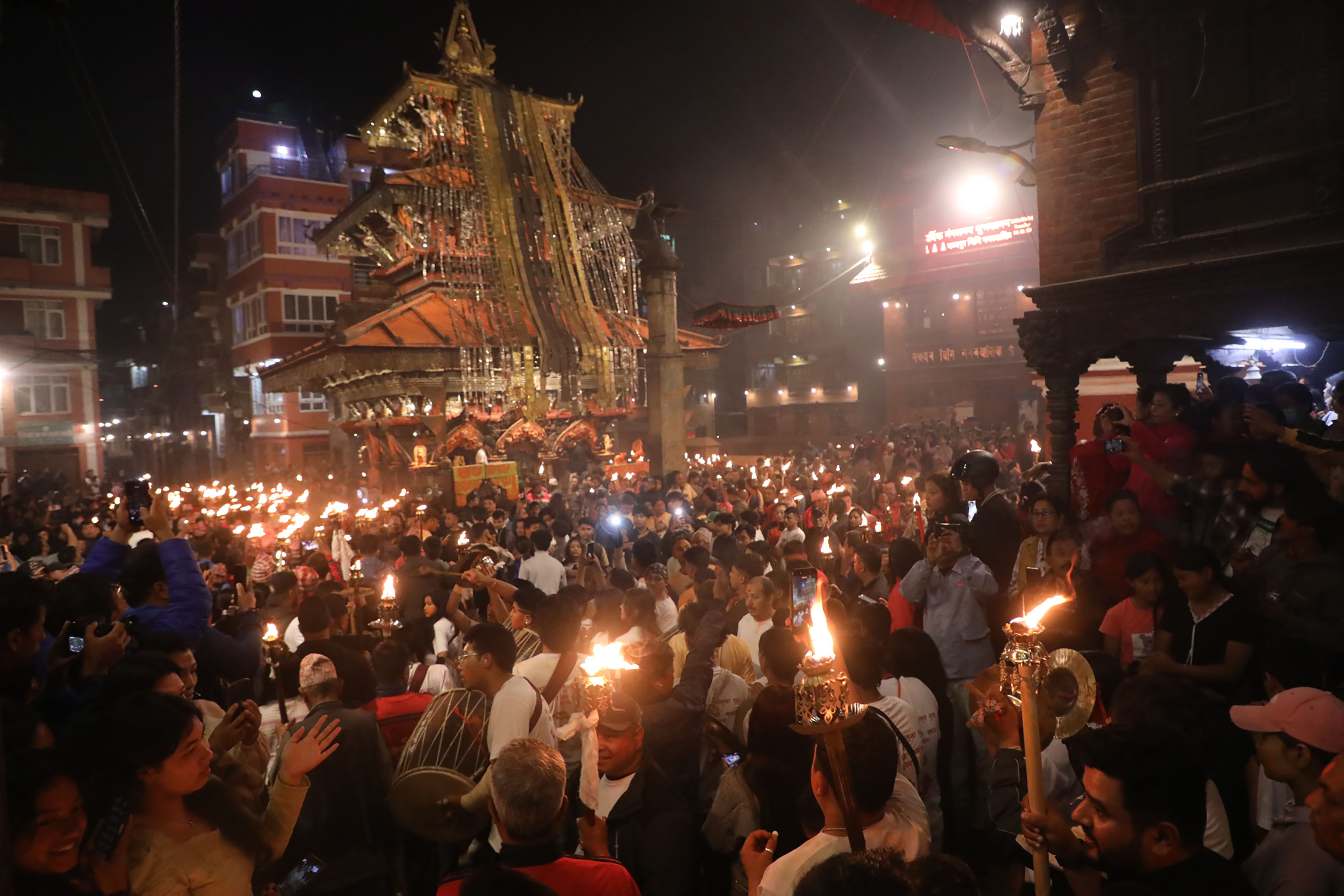 भक्तपुरमा बिस्केट जात्राको रौनक