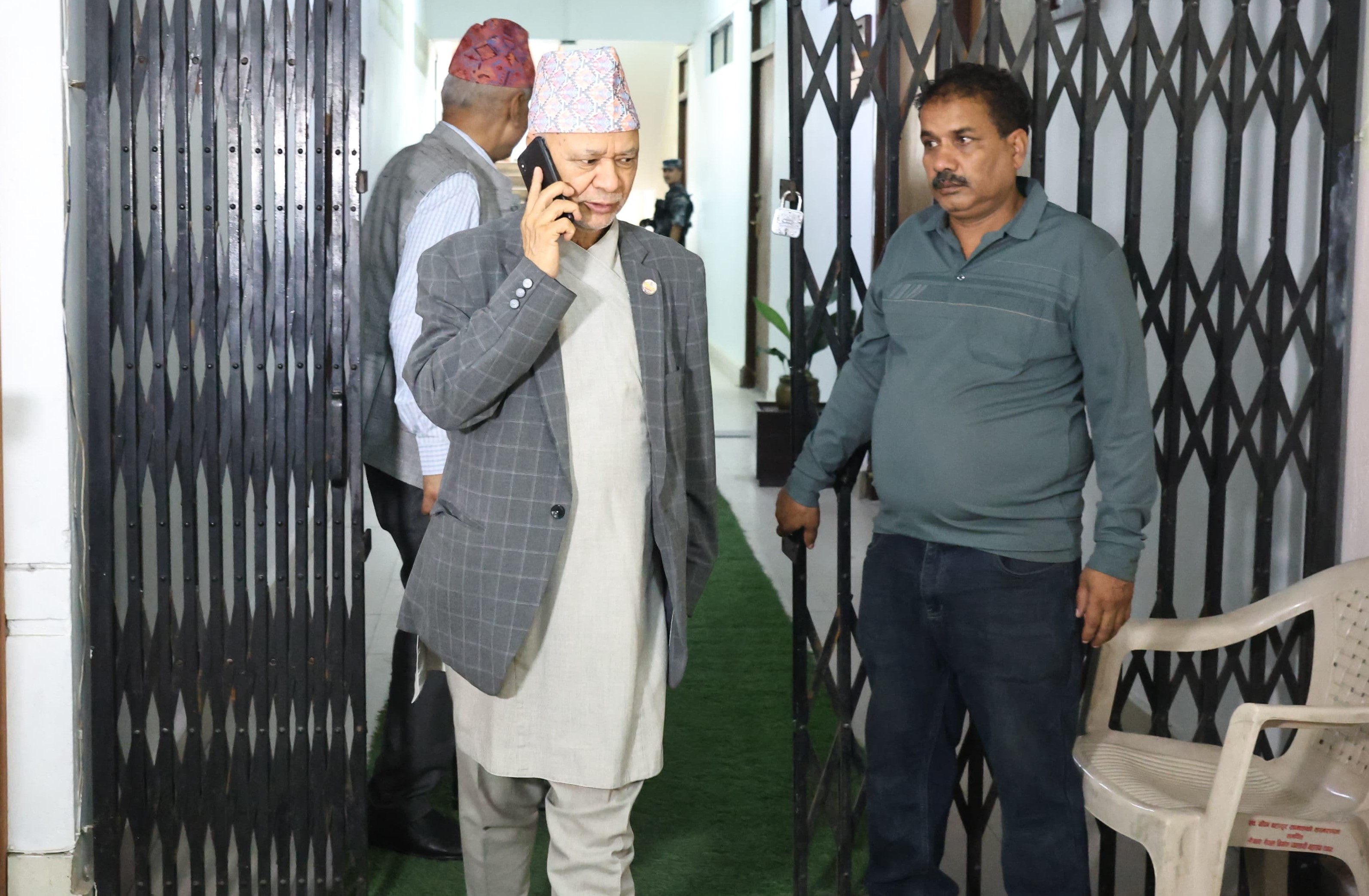 शिक्षामन्त्रीले परिस्थिति जटिल बनेको भनेपछि शिक्षा समिति बैठक स्थगित, विधेयक अलपत्र