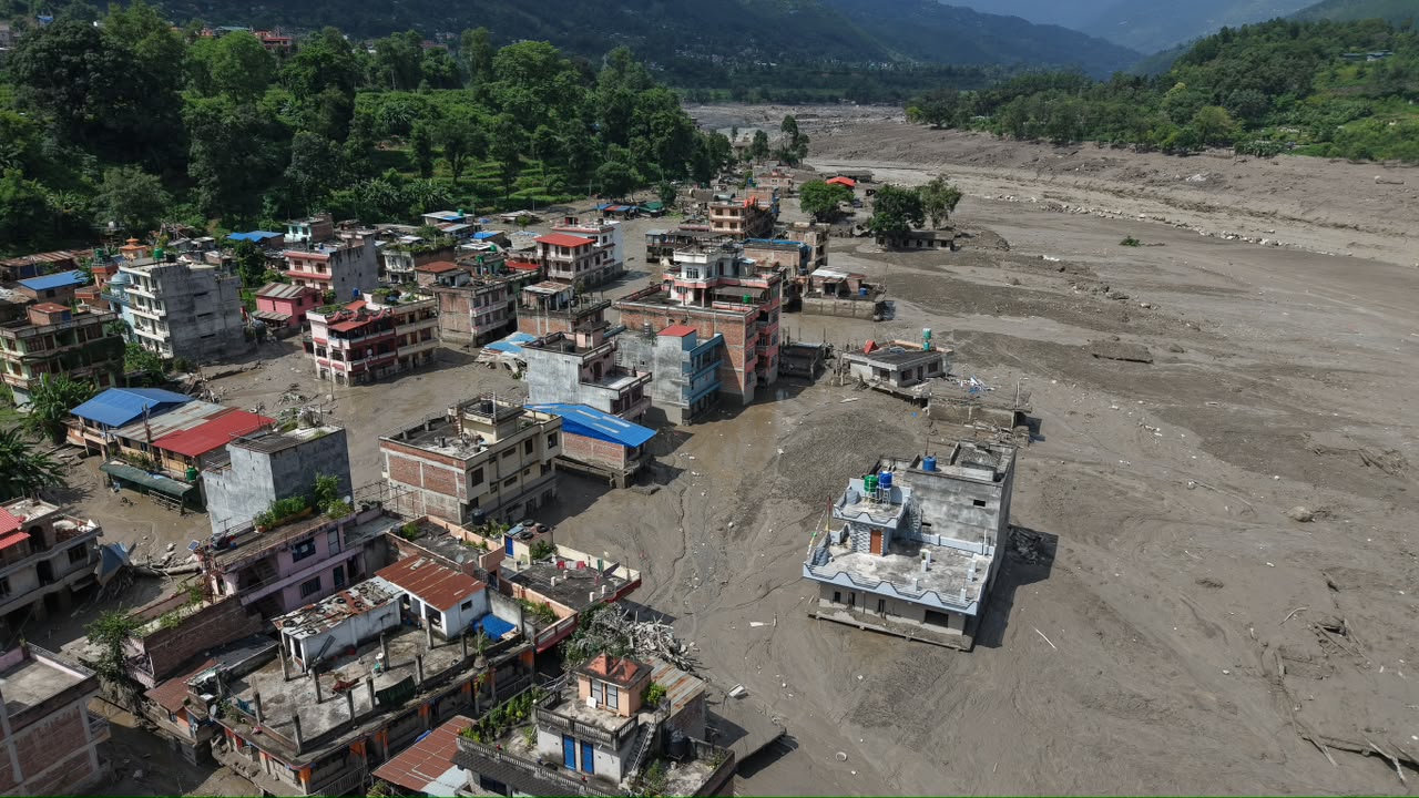 बाढीप्रभावित क्षेत्रबाट १२१ विदेशी पर्यटकको उद्दार, कुन देशका कति ?