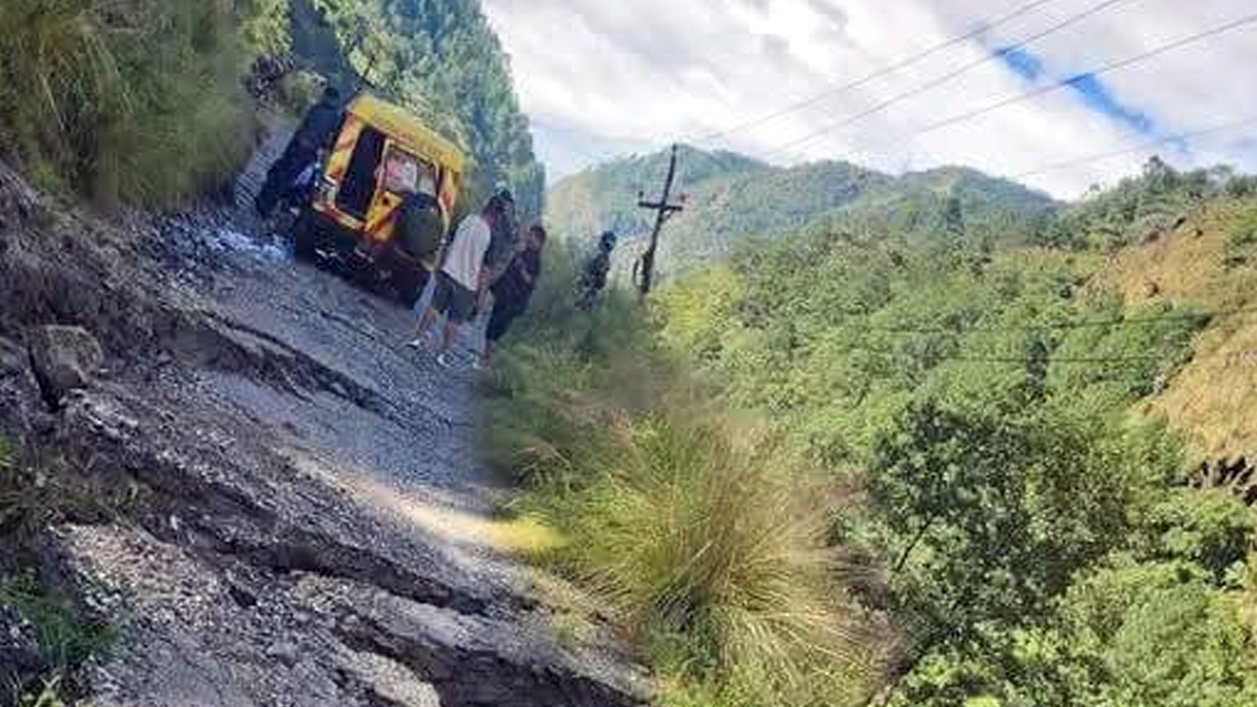 खण्डहर बन्यो स्याफ्रुबेँसीदेखि धुन्चे जाने सडक