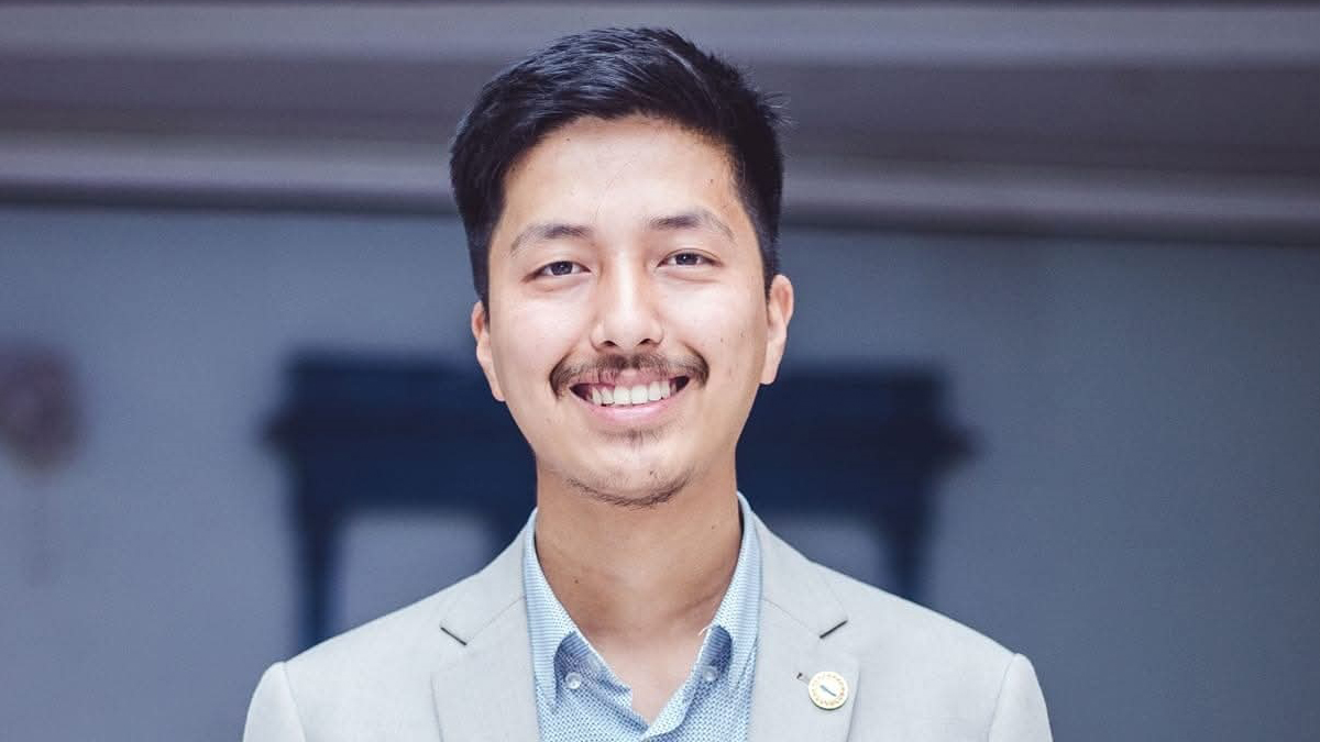 अखिल क्रान्तिक्रारीका महासचिव राेशन थापाले छोडे प्रचण्डकाे साथ