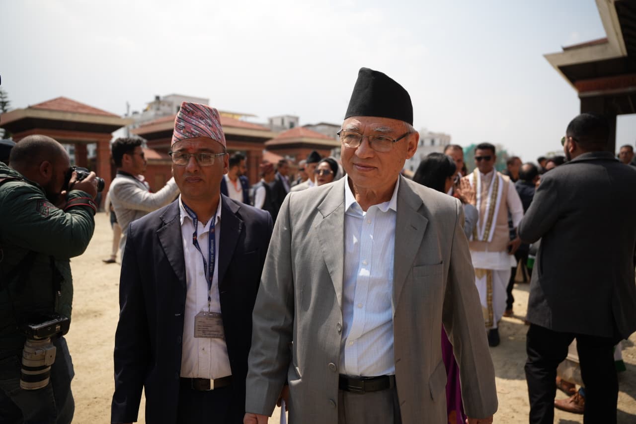 शपथका लागि सांसदहरू सिंहदरबारमा (तस्वीरहरू)