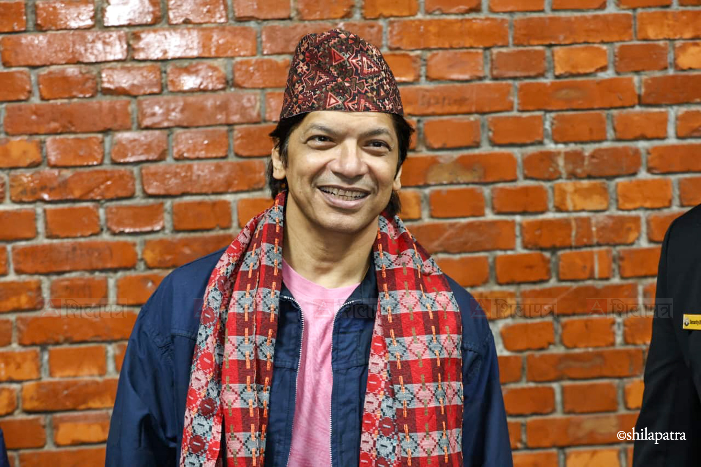 भारतीय चर्चित गायक शान नेपालमा, गाएका थिए द्विभाषिक ‘मुसुमुसु हाँसिदेऊ’ (तस्वीरहरू)