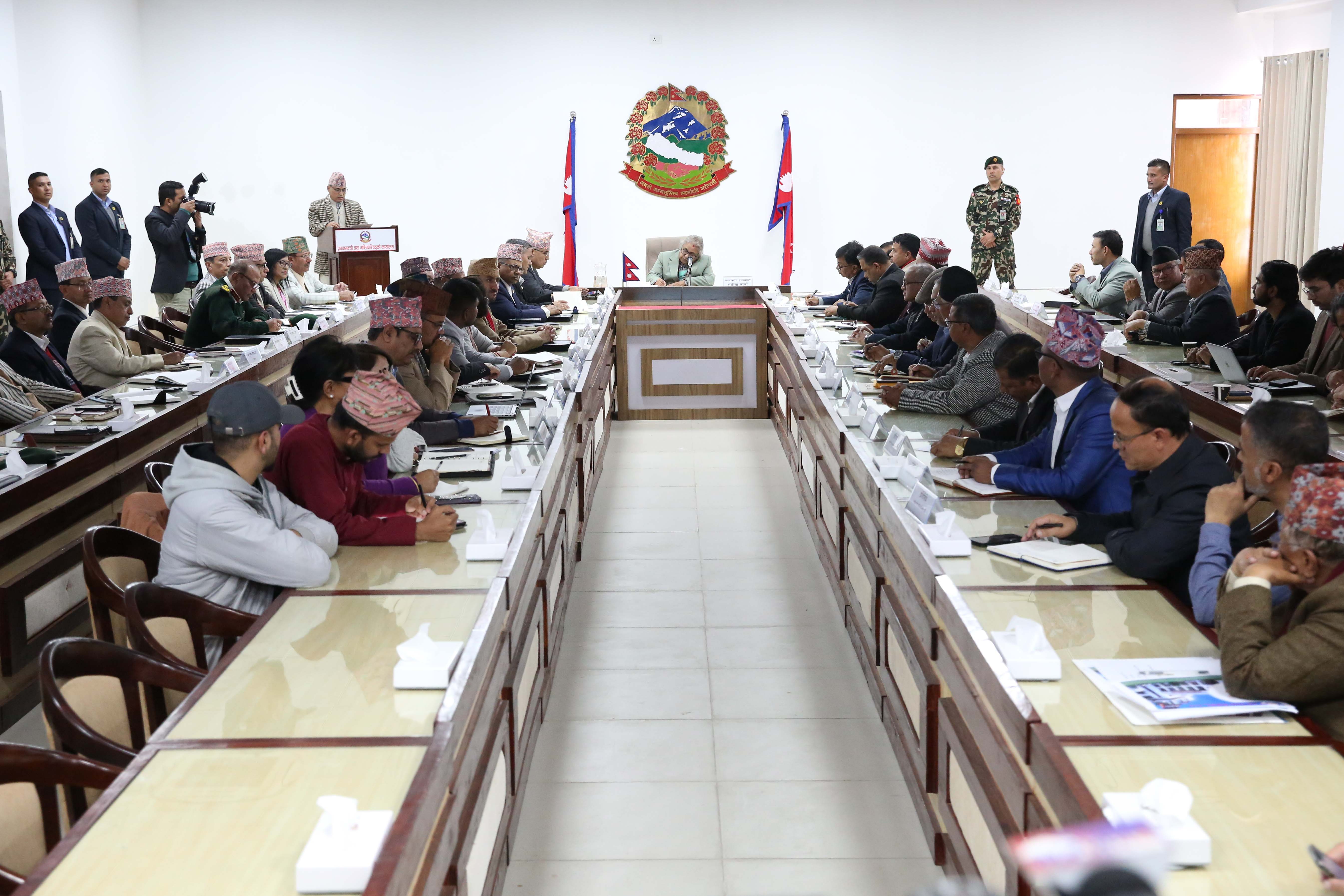 दलहरूसँग संवाद नगरी चुनाव सम्भव छैन : राधेश्याम अधिकारी