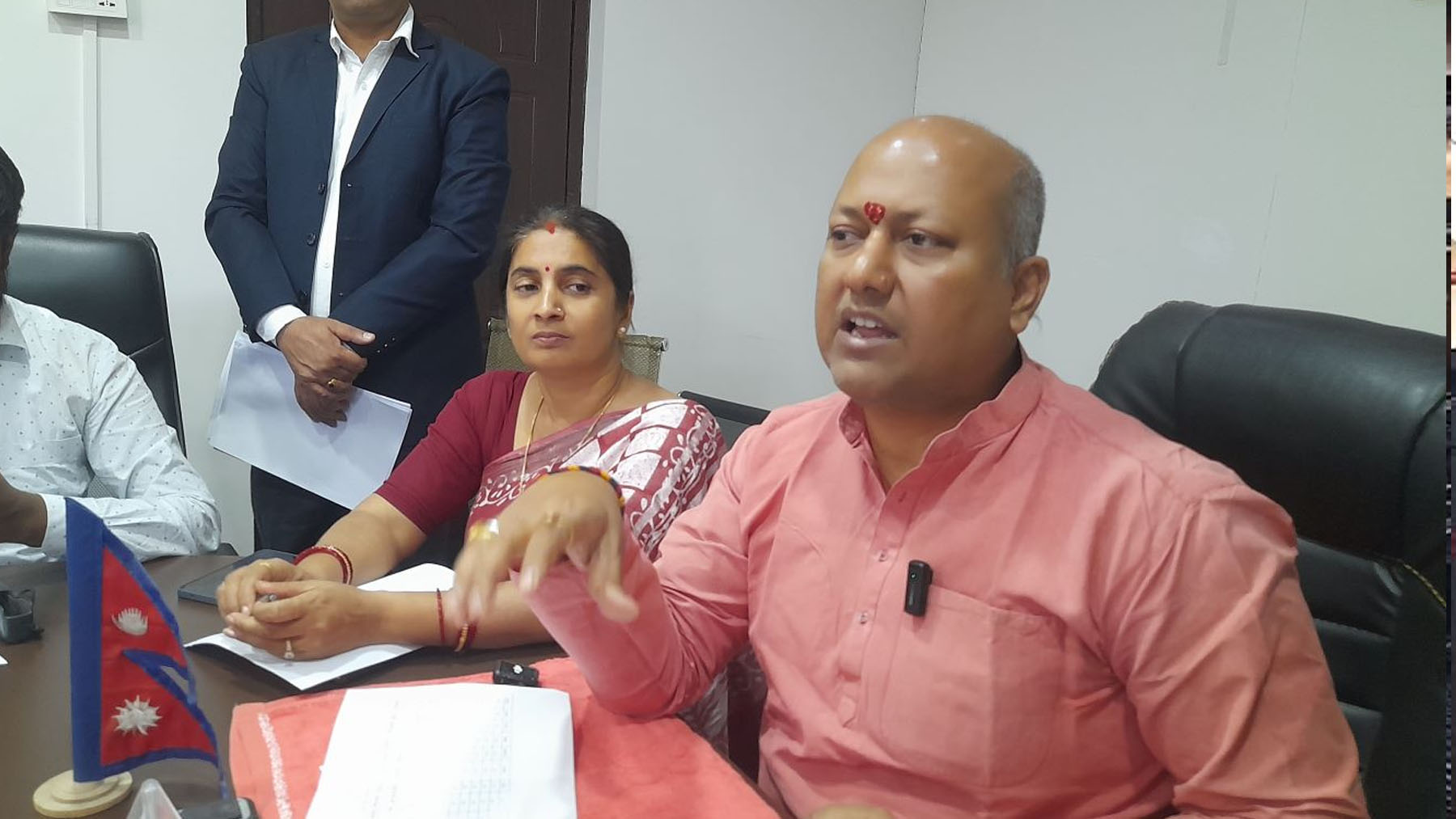 मुख्यमन्त्रीले सिंहले राजीनामा दिन नमानेपछि संसदीय दलले गर्‍यो कारबाही सिफारिस