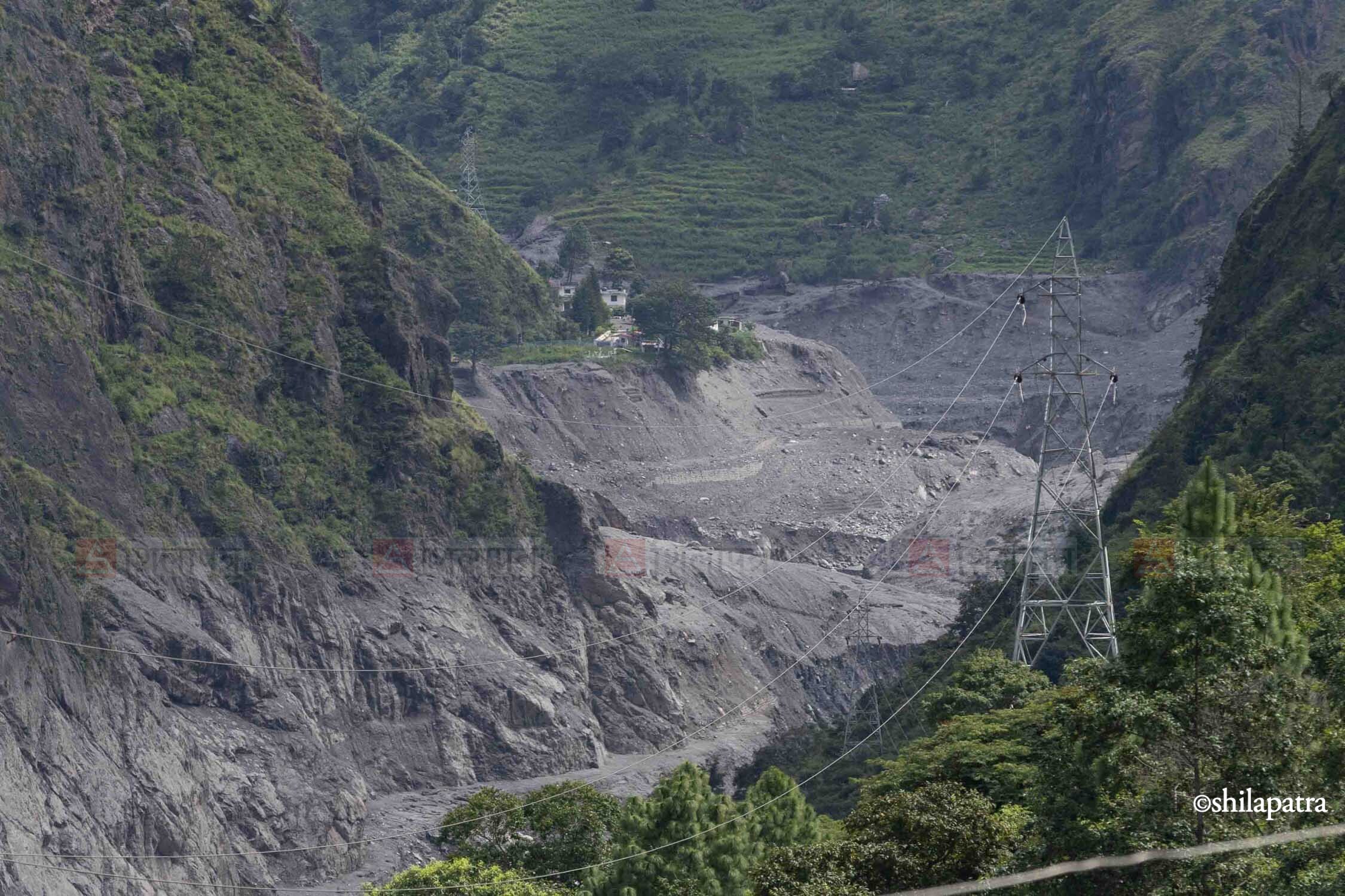 रसुवा बाढीले अर्थतन्त्रको स्वास्थ्यमा गम्भीर असर, बैंकको ४४ अर्ब लगानी जोखिममा