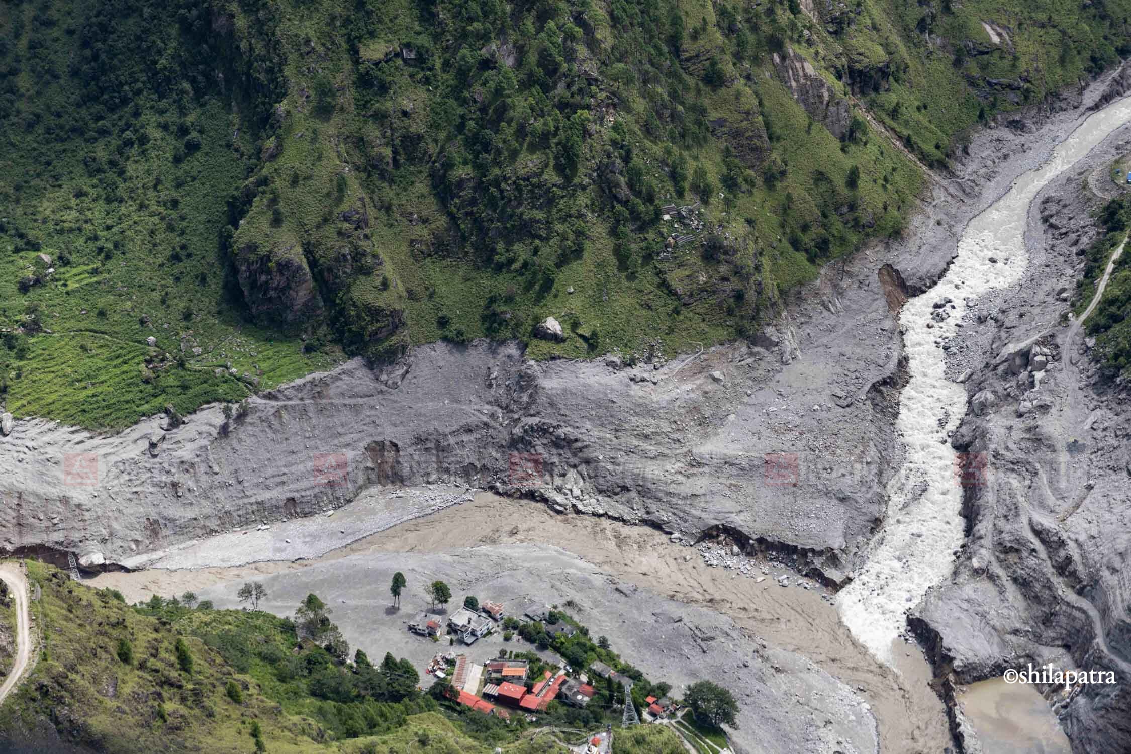बाढीले तहसनहस स्याफ्रुबेँशी : उजाडियो बस्ती, छैन सडक सम्पर्क (तस्वीरहरू)