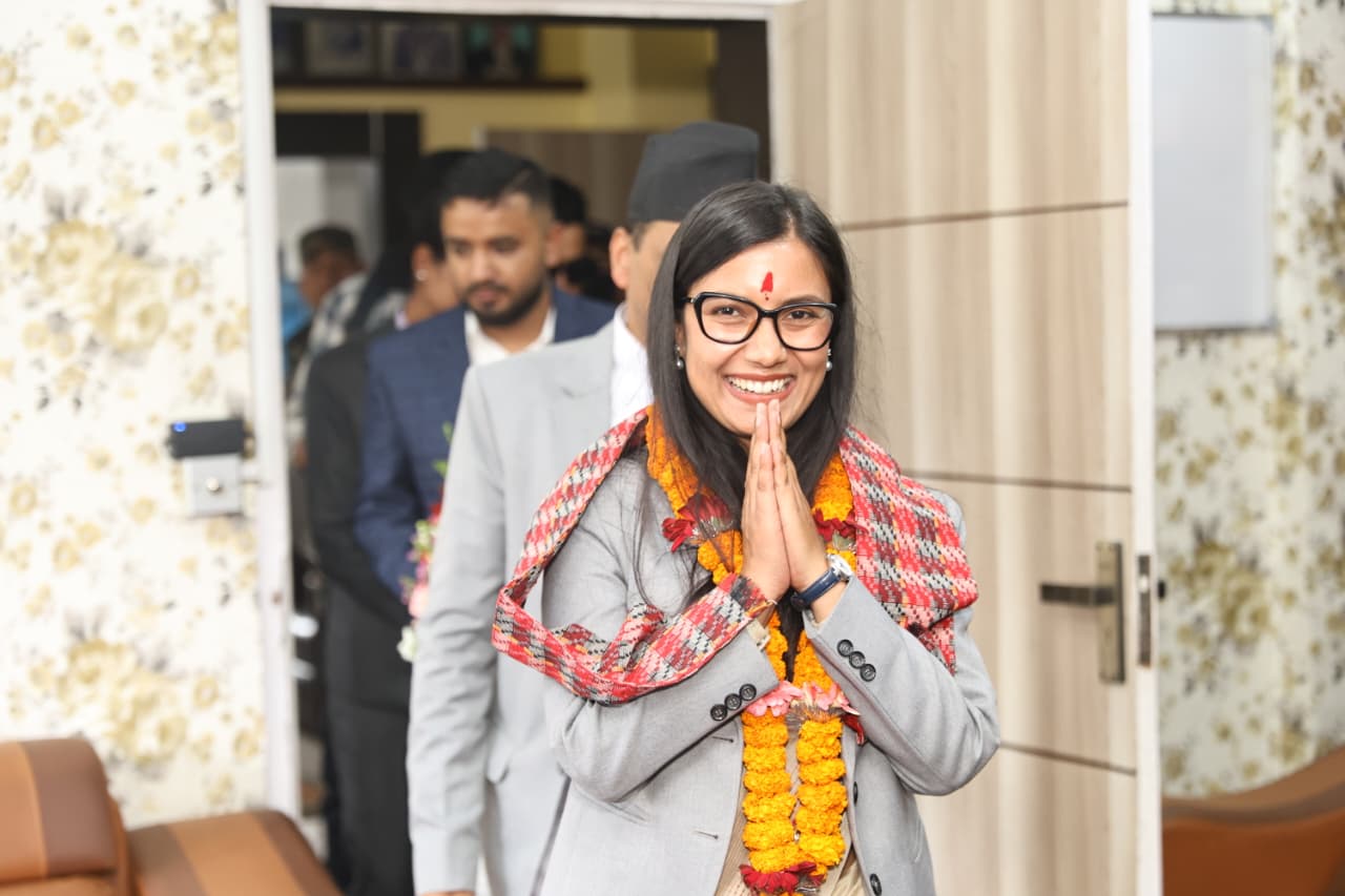 पदभार ग्रहण गर्दै कानुनमन्त्री गौतमले भनिन्– सुधार गर्नुपर्ने कानुन निर्माणमा ध्यान दिन्छौँ