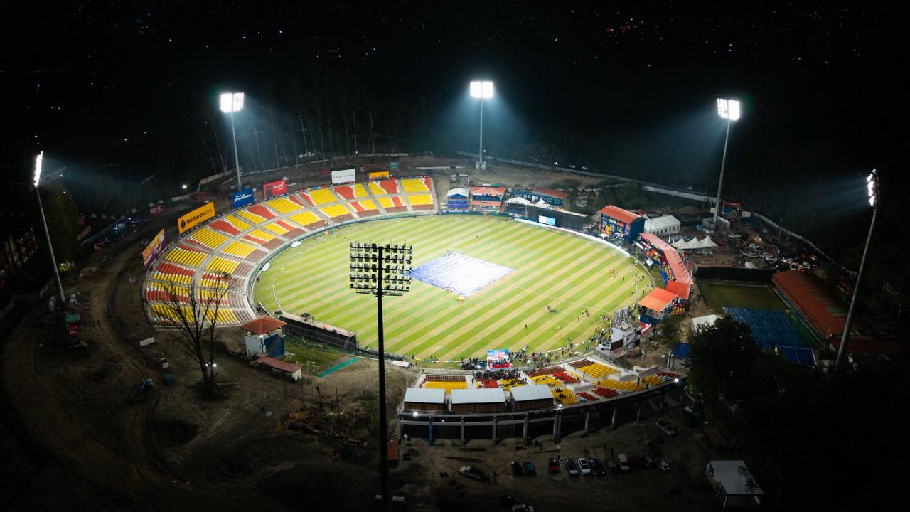 एनपीएलको पूर्वसन्ध्यामा यस्तो देखियो त्रिवि क्रिकेट मैदान (तस्वीरहरू)