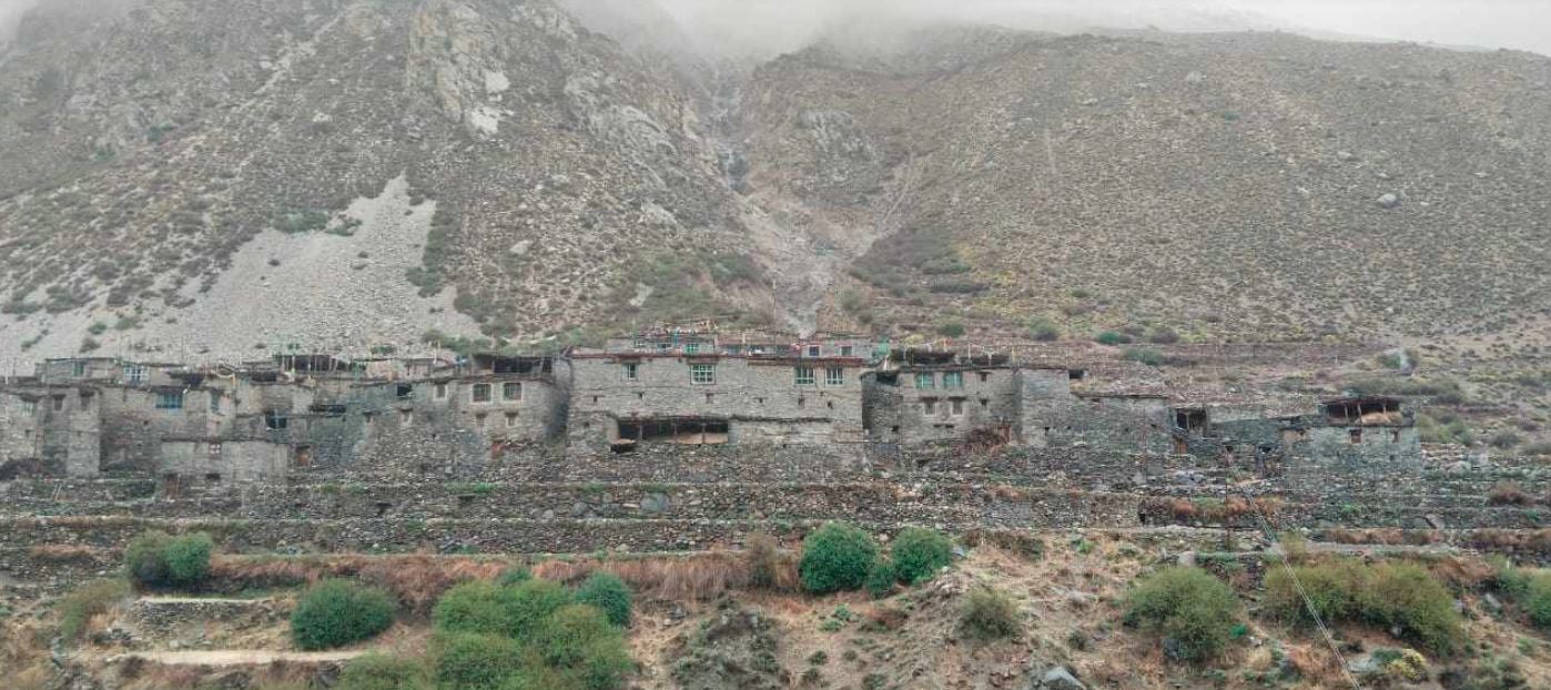 हुम्लाको तिलगाउँका पहिरोपीडितलाई सुरक्षित स्थानमा स्थानान्तरण गरियो