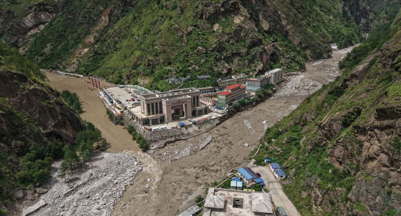 यस्तो छ बाढीले क्षतिग्रस्त रसुवाको टिमुरे भन्सार क्षेत्रको अवस्था (तस्वीरहरू)