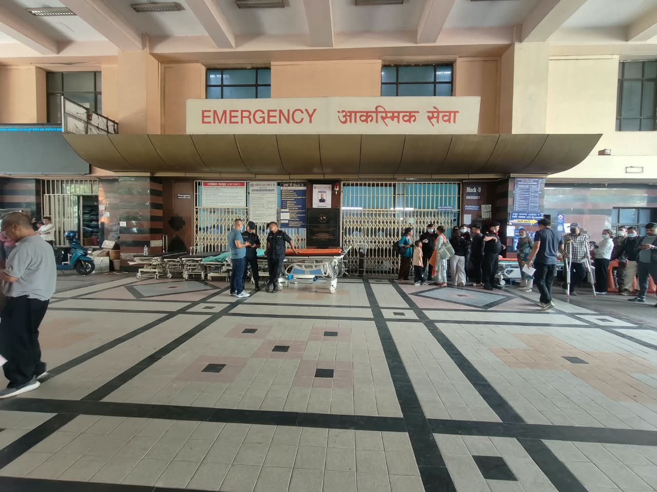 भोटेकोसी बाढी : उद्धार गरी ल्याएका १३ जनाको काठमाडौंमा उपचार हुँदै