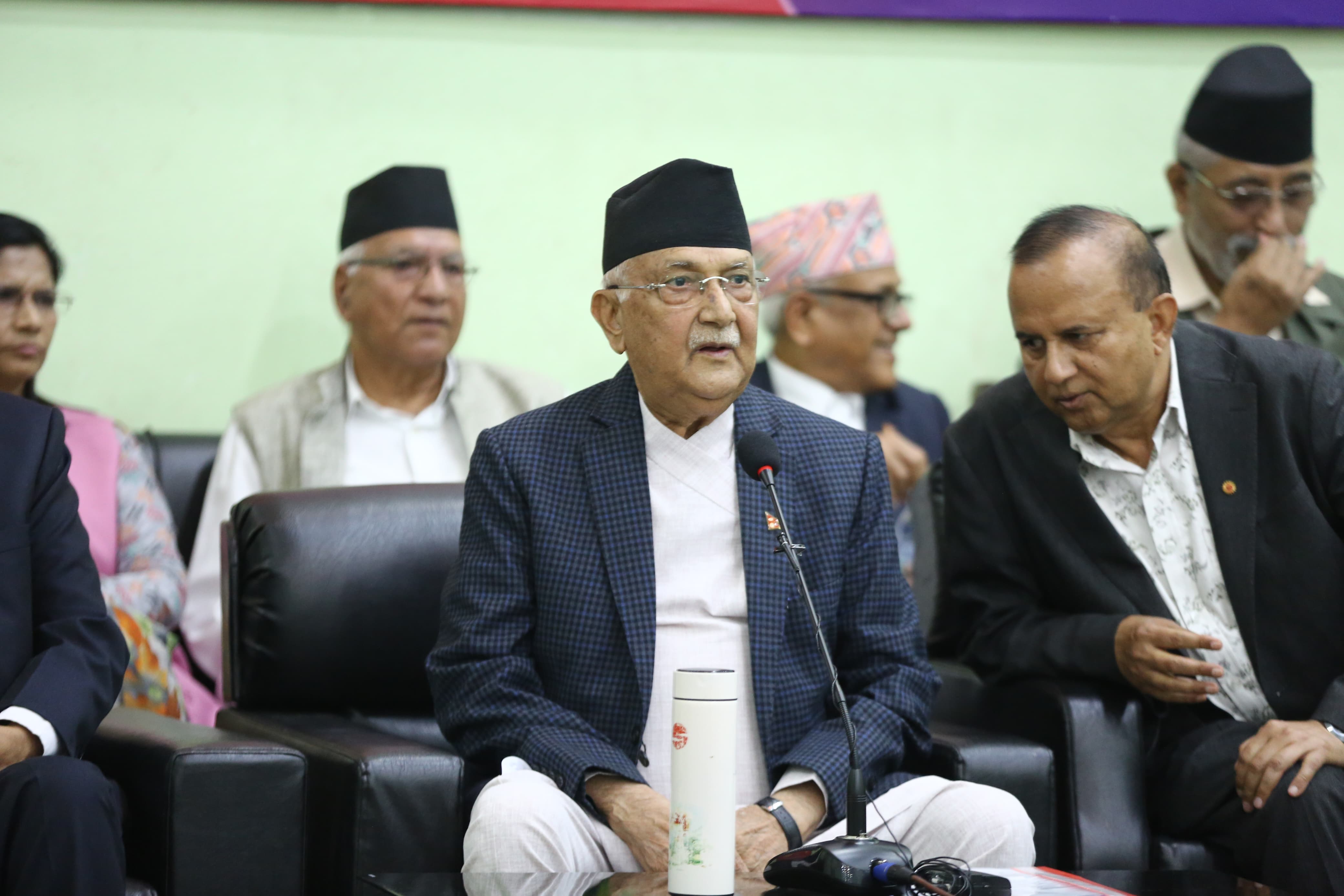 एमाले केन्द्रीय कमिटीकाे बैठक आज पनि